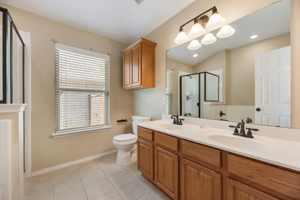 Single Family Residence For Rent in Denton County , 2677 Calmwater Drive, Little Elm, Texas 75068, 3 Bedroom, 2 Bathroom, 2 Garage spaces, 1,571 Sqft, built in 2005, mls#21395955, Real Estate Agent in Little Elm, Homes For Rent in Denton county, Homes For Rent in Little Elm, Realtor in Little Elm Texas, Real Estate Brokerage Independent Realty Texas, Luminita Cordes Realtor