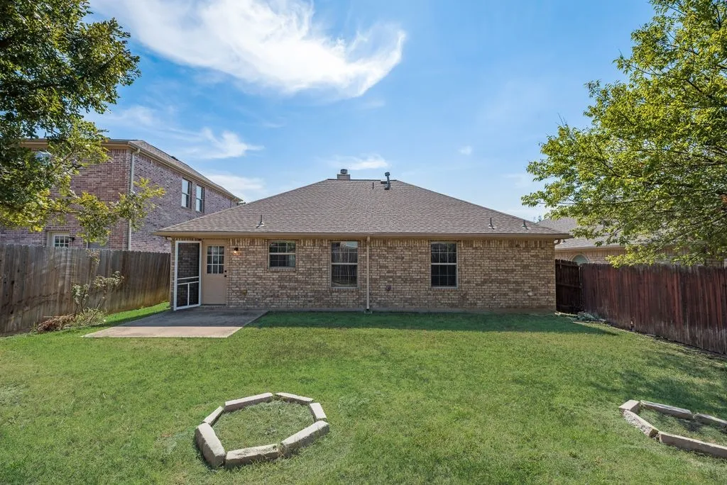 Single Family Residence For Rent in Denton County , 2677 Calmwater Drive, Little Elm, Texas 75068, 3 Bedroom, 2 Bathroom, 2 Garage spaces, 1,571 Sqft, built in 2005, mls#21395955, Real Estate Agent in Little Elm, Homes For Rent in Denton county, Homes For Rent in Little Elm, Realtor in Little Elm Texas, Real Estate Brokerage Independent Realty Texas, Luminita Cordes Realtor