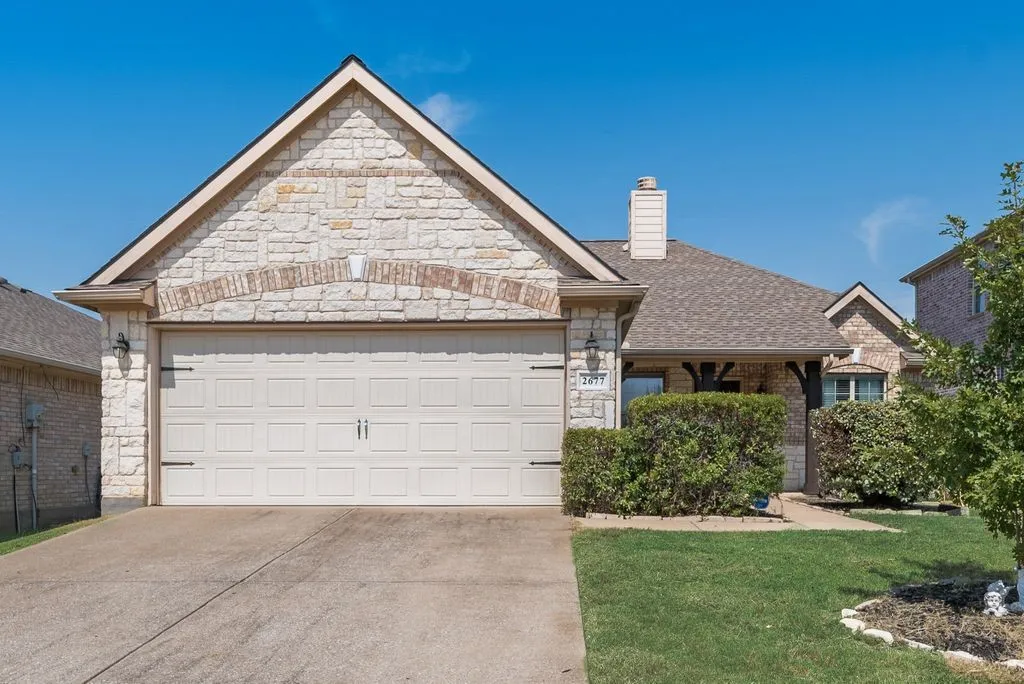 Single Family Residence For Rent in Denton County , 2677 Calmwater Drive, Little Elm, Texas 75068, 3 Bedroom, 2 Bathroom, 2 Garage spaces, 1,571 Sqft, built in 2005, mls#21395955, Real Estate Agent in Little Elm, Homes For Rent in Denton county, Homes For Rent in Little Elm, Realtor in Little Elm Texas, Real Estate Brokerage Independent Realty Texas, Luminita Cordes Realtor