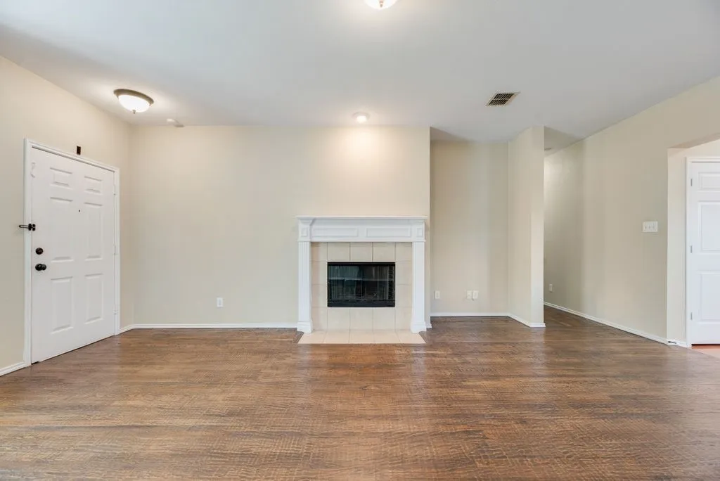Single Family Residence For Rent in Denton County , 2677 Calmwater Drive, Little Elm, Texas 75068, 3 Bedroom, 2 Bathroom, 2 Garage spaces, 1,571 Sqft, built in 2005, mls#21395955, Real Estate Agent in Little Elm, Homes For Rent in Denton county, Homes For Rent in Little Elm, Realtor in Little Elm Texas, Real Estate Brokerage Independent Realty Texas, Luminita Cordes Realtor