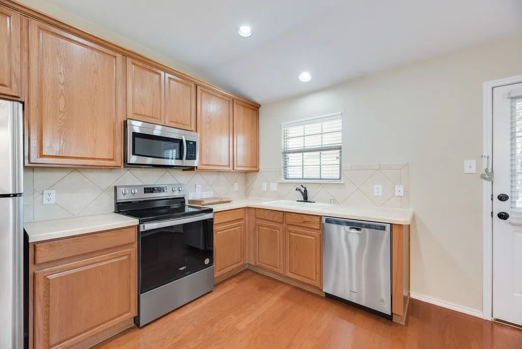 Single Family Residence For Rent in Denton County , 2677 Calmwater Drive, Little Elm, Texas 75068, 3 Bedroom, 2 Bathroom, 2 Garage spaces, 1,571 Sqft, built in 2005, mls#21395955, Real Estate Agent in Little Elm, Homes For Rent in Denton county, Homes For Rent in Little Elm, Realtor in Little Elm Texas, Real Estate Brokerage Independent Realty Texas, Luminita Cordes Realtor