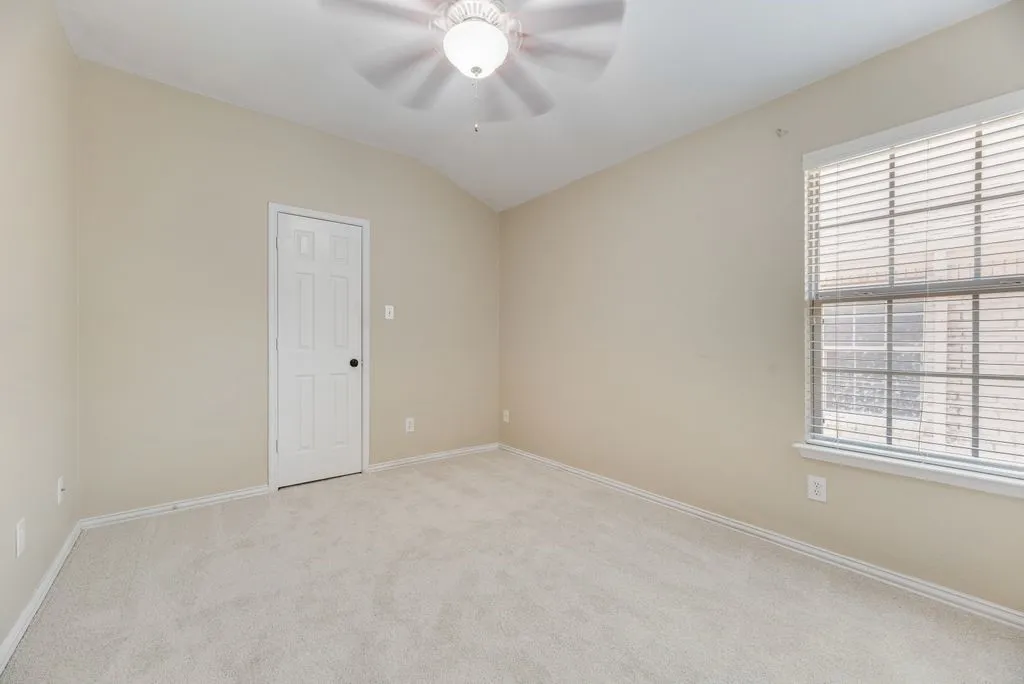 Single Family Residence For Rent in Denton County , 2677 Calmwater Drive, Little Elm, Texas 75068, 3 Bedroom, 2 Bathroom, 2 Garage spaces, 1,571 Sqft, built in 2005, mls#21395955, Real Estate Agent in Little Elm, Homes For Rent in Denton county, Homes For Rent in Little Elm, Realtor in Little Elm Texas, Real Estate Brokerage Independent Realty Texas, Luminita Cordes Realtor