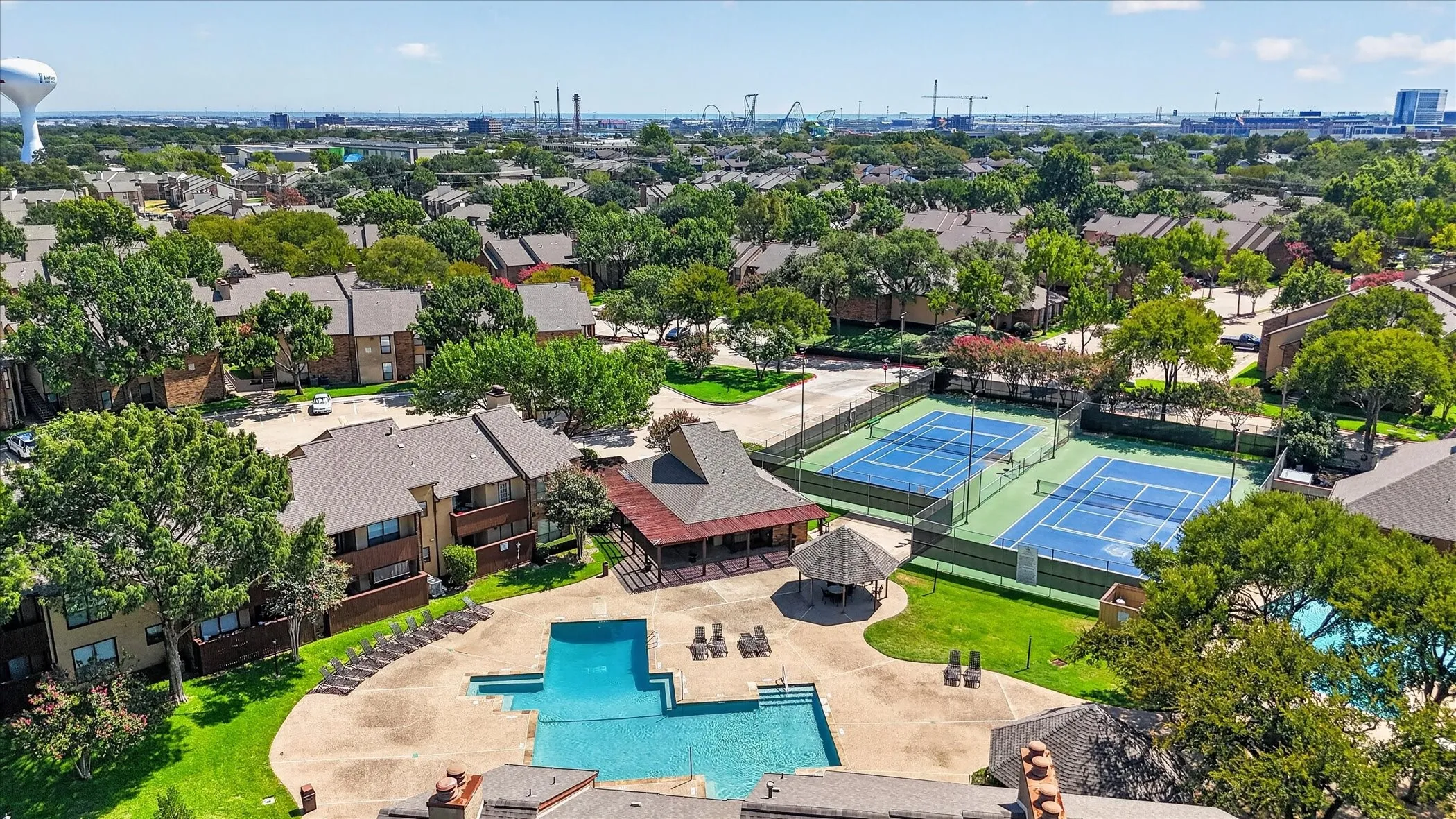 Condominium For Sale in Tarrant County , 1204 Calico Lane 721, Arlington, Texas 76011, 2 Bedroom, 1 Bathroom, Garage spaces, 963 Sqft, built in 1981, mls#21395283, Real Estate Agent in Arlington, Homes For Sale in Tarrant county, Homes For Sale in Arlington, Realtor in Arlington Texas, Real Estate Brokerage Independent Realty Texas, Luminita Cordes Realtor