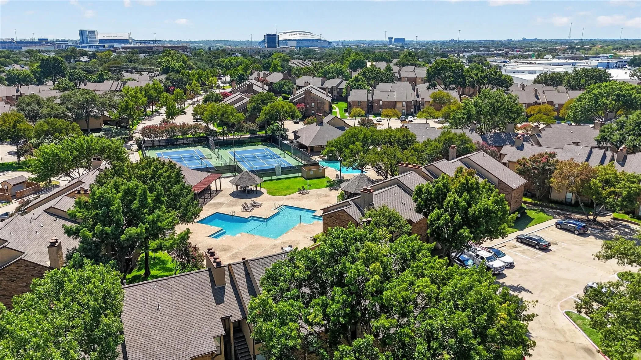 Condominium For Sale in Tarrant County , 1204 Calico Lane 721, Arlington, Texas 76011, 2 Bedroom, 1 Bathroom, Garage spaces, 963 Sqft, built in 1981, mls#21395283, Real Estate Agent in Arlington, Homes For Sale in Tarrant county, Homes For Sale in Arlington, Realtor in Arlington Texas, Real Estate Brokerage Independent Realty Texas, Luminita Cordes Realtor