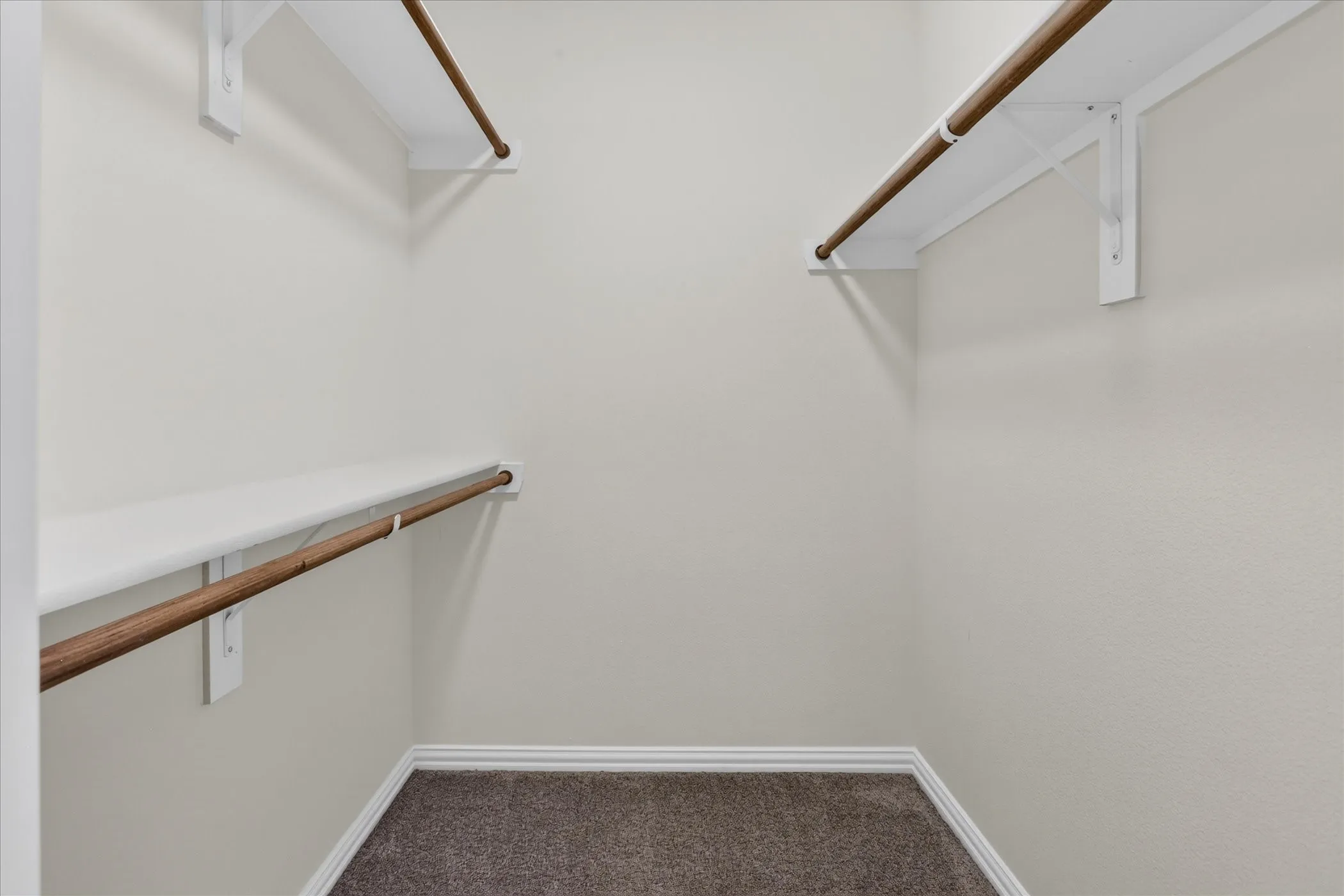 Condominium For Sale in Tarrant County , 1204 Calico Lane 721, Arlington, Texas 76011, 2 Bedroom, 1 Bathroom, Garage spaces, 963 Sqft, built in 1981, mls#21395283, Real Estate Agent in Arlington, Homes For Sale in Tarrant county, Homes For Sale in Arlington, Realtor in Arlington Texas, Real Estate Brokerage Independent Realty Texas, Luminita Cordes Realtor
