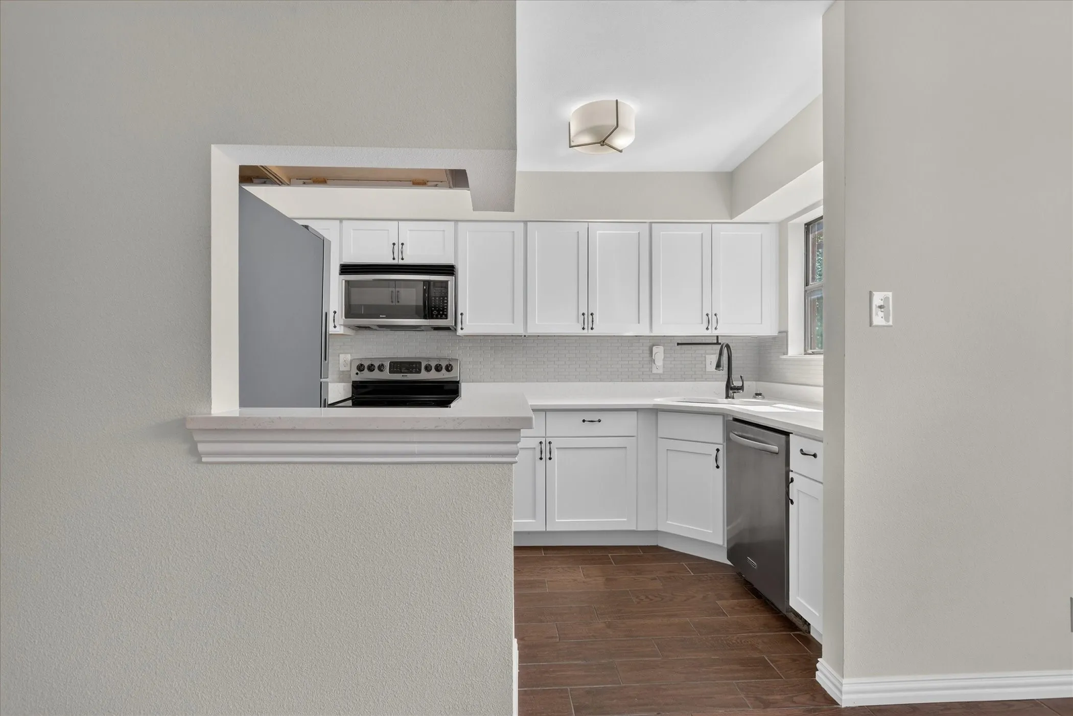 Condominium For Sale in Tarrant County , 1204 Calico Lane 721, Arlington, Texas 76011, 2 Bedroom, 1 Bathroom, Garage spaces, 963 Sqft, built in 1981, mls#21395283, Real Estate Agent in Arlington, Homes For Sale in Tarrant county, Homes For Sale in Arlington, Realtor in Arlington Texas, Real Estate Brokerage Independent Realty Texas, Luminita Cordes Realtor
