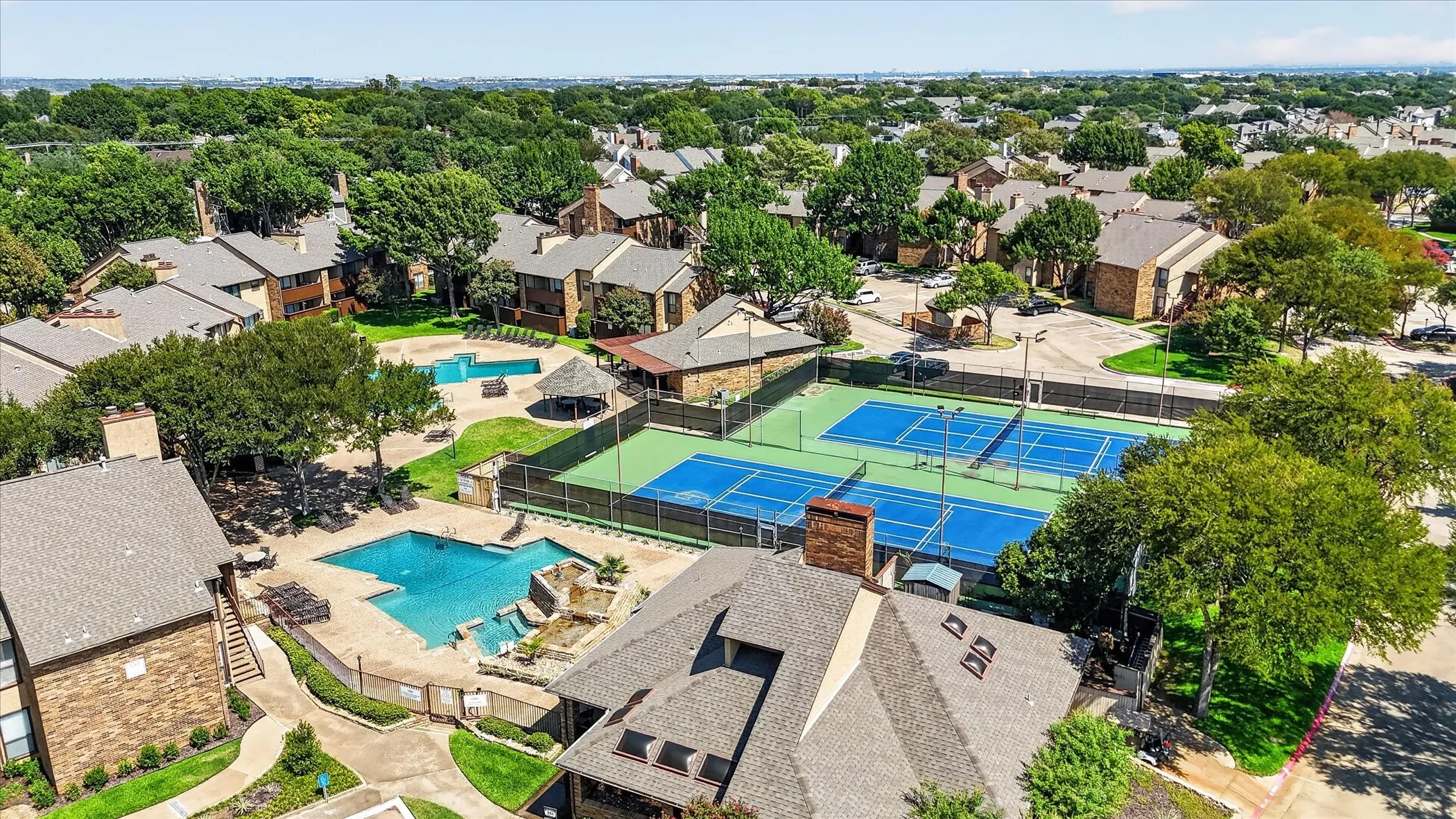 Condominium For Sale in Tarrant County , 1204 Calico Lane 721, Arlington, Texas 76011, 2 Bedroom, 1 Bathroom, Garage spaces, 963 Sqft, built in 1981, mls#21395283, Real Estate Agent in Arlington, Homes For Sale in Tarrant county, Homes For Sale in Arlington, Realtor in Arlington Texas, Real Estate Brokerage Independent Realty Texas, Luminita Cordes Realtor