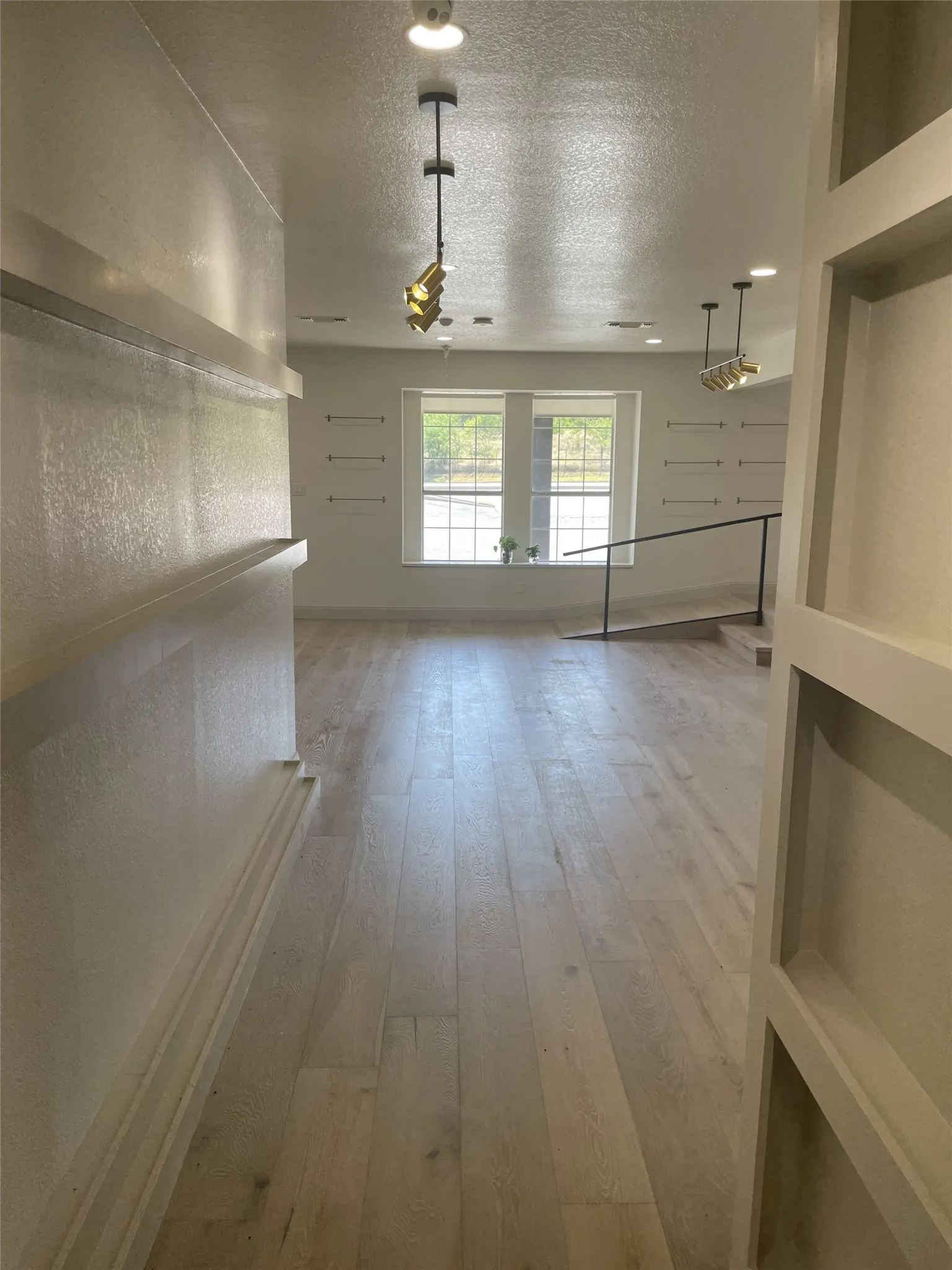 Business For Rent in Parker County , 621 N Fm 1187, Aledo, Texas 76008, 0, 0, Garage spaces, 0 Sqft, built in 1997, mls#21389565, Real Estate Agent in Aledo, Homes For Rent in Parker county, Homes For Rent in Aledo, Realtor in Aledo Texas, Real Estate Brokerage Independent Realty Texas, Luminita Cordes Realtor
