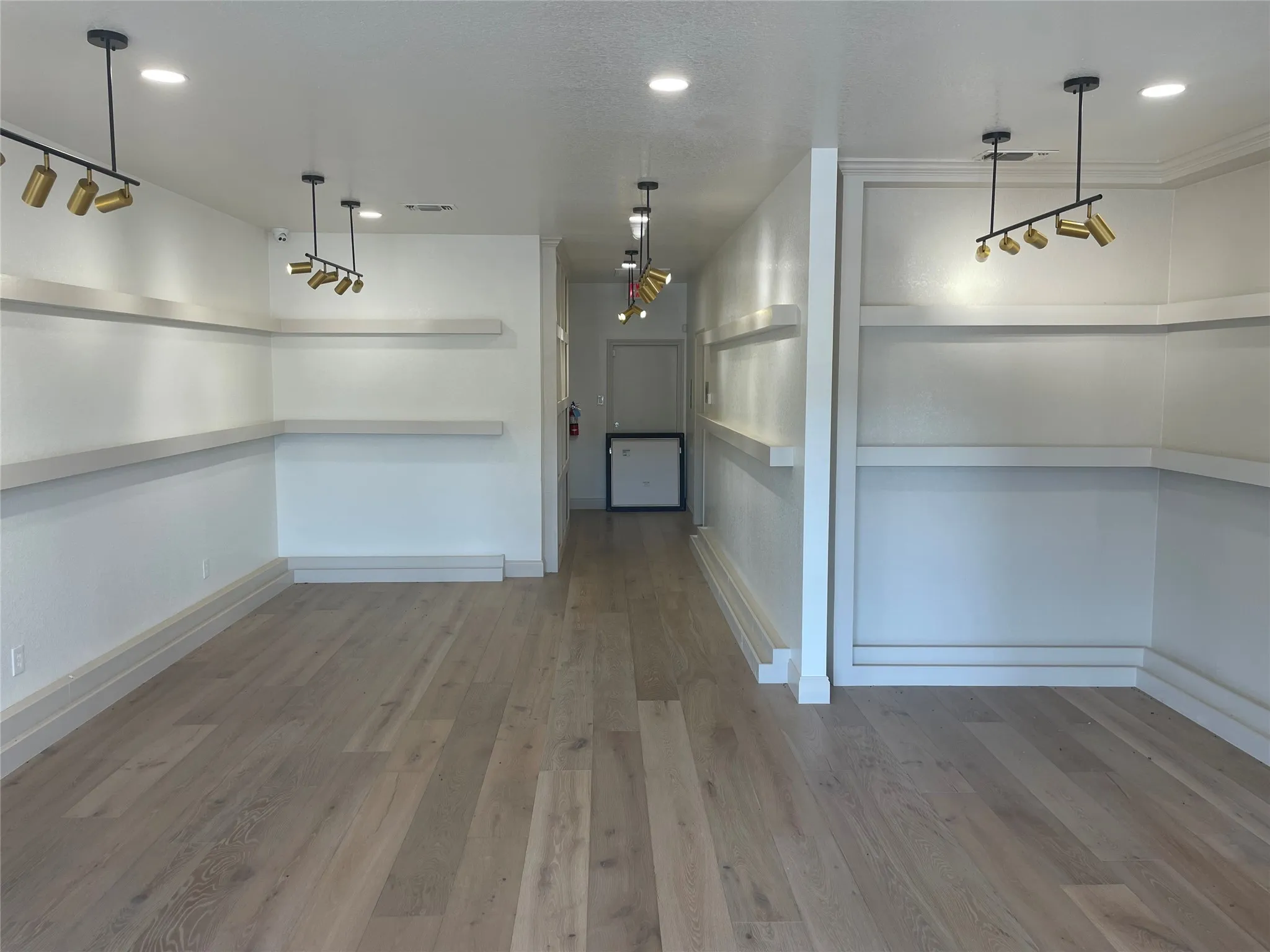 Business For Rent in Parker County , 621 N Fm 1187, Aledo, Texas 76008, 0, 0, Garage spaces, 0 Sqft, built in 1997, mls#21389565, Real Estate Agent in Aledo, Homes For Rent in Parker county, Homes For Rent in Aledo, Realtor in Aledo Texas, Real Estate Brokerage Independent Realty Texas, Luminita Cordes Realtor