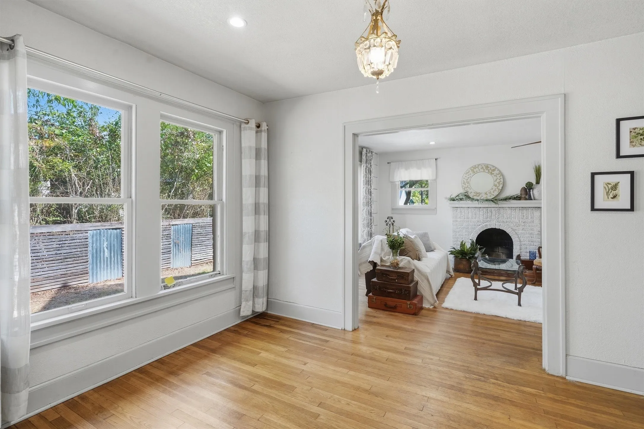 Single Family Residence For Sale in Johnson County , 704 Forrest Avenue, Cleburne, Texas 76033, 3 Bedroom, 2 Bathroom, Garage spaces, 1,811 Sqft, built in 1926, mls#21395701, Real Estate Agent in Cleburne, Homes For Sale in Johnson county, Homes For Sale in Cleburne, Realtor in Cleburne Texas, Real Estate Brokerage Independent Realty Texas, Luminita Cordes Realtor
