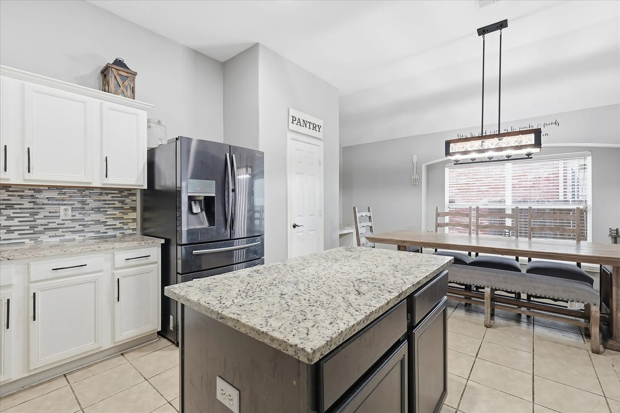 Single Family Residence For Sale in Tarrant County , 5403 Lavaca Road, Grand Prairie, Texas 75052, 4 Bedroom, 2 Bathroom, 2 Garage spaces, 2,236 Sqft, built in 2005, mls#21395982, Real Estate Agent in Grand Prairie, Homes For Sale in Tarrant county, Homes For Sale in Grand Prairie, Realtor in Grand Prairie Texas, Real Estate Brokerage Independent Realty Texas, Luminita Cordes Realtor
