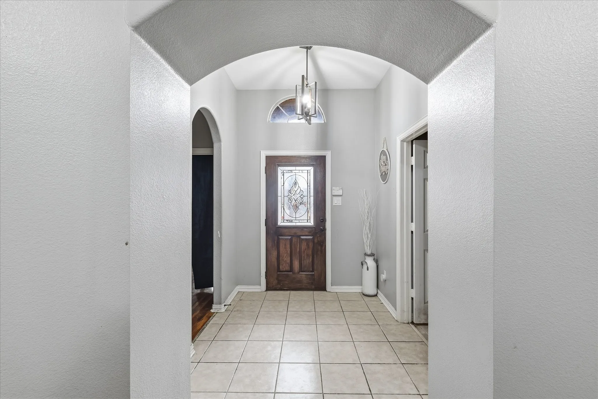 Single Family Residence For Sale in Tarrant County , 5403 Lavaca Road, Grand Prairie, Texas 75052, 4 Bedroom, 2 Bathroom, 2 Garage spaces, 2,236 Sqft, built in 2005, mls#21395982, Real Estate Agent in Grand Prairie, Homes For Sale in Tarrant county, Homes For Sale in Grand Prairie, Realtor in Grand Prairie Texas, Real Estate Brokerage Independent Realty Texas, Luminita Cordes Realtor