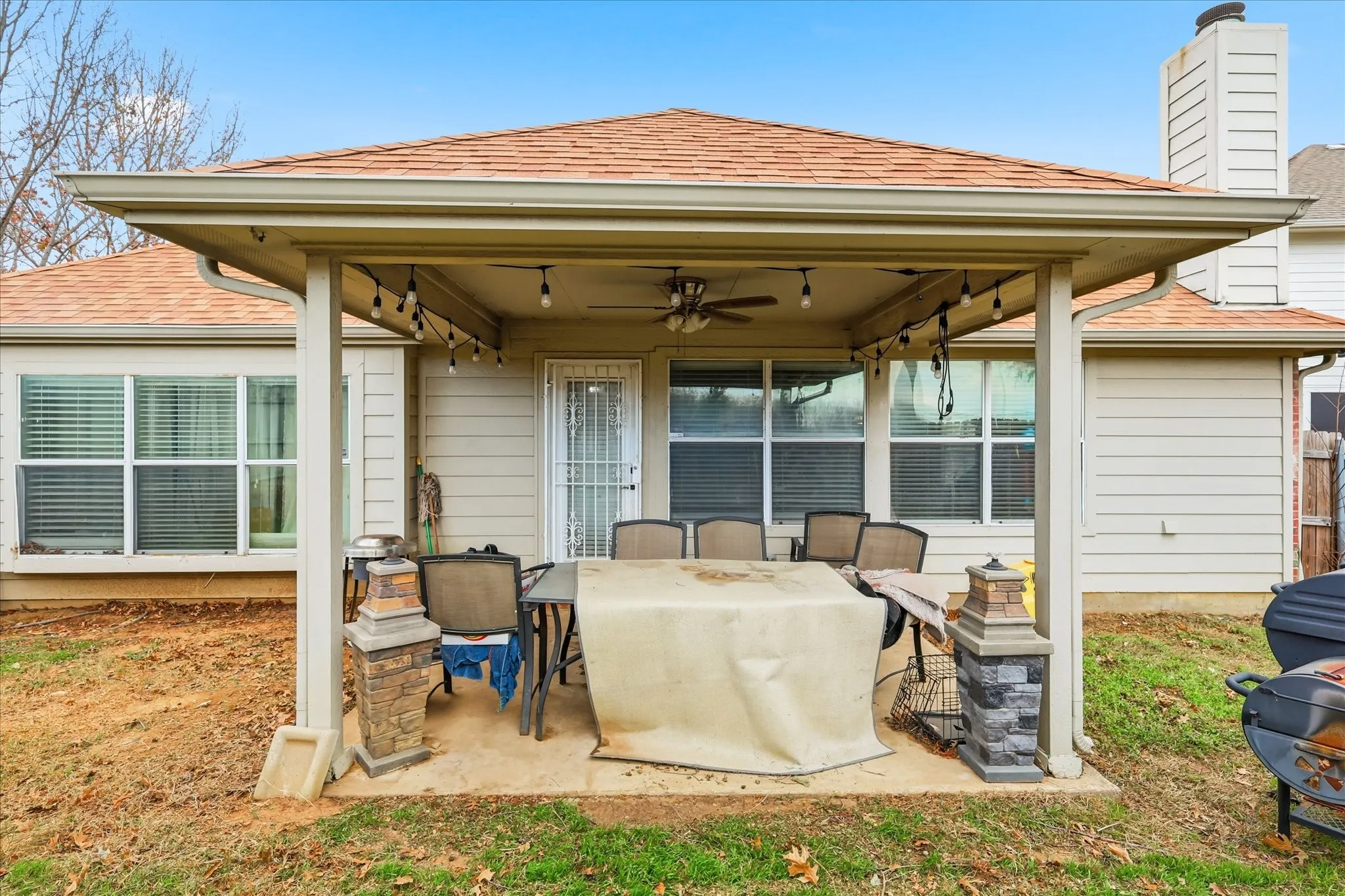 Single Family Residence For Sale in Tarrant County , 5403 Lavaca Road, Grand Prairie, Texas 75052, 4 Bedroom, 2 Bathroom, 2 Garage spaces, 2,236 Sqft, built in 2005, mls#21395982, Real Estate Agent in Grand Prairie, Homes For Sale in Tarrant county, Homes For Sale in Grand Prairie, Realtor in Grand Prairie Texas, Real Estate Brokerage Independent Realty Texas, Luminita Cordes Realtor