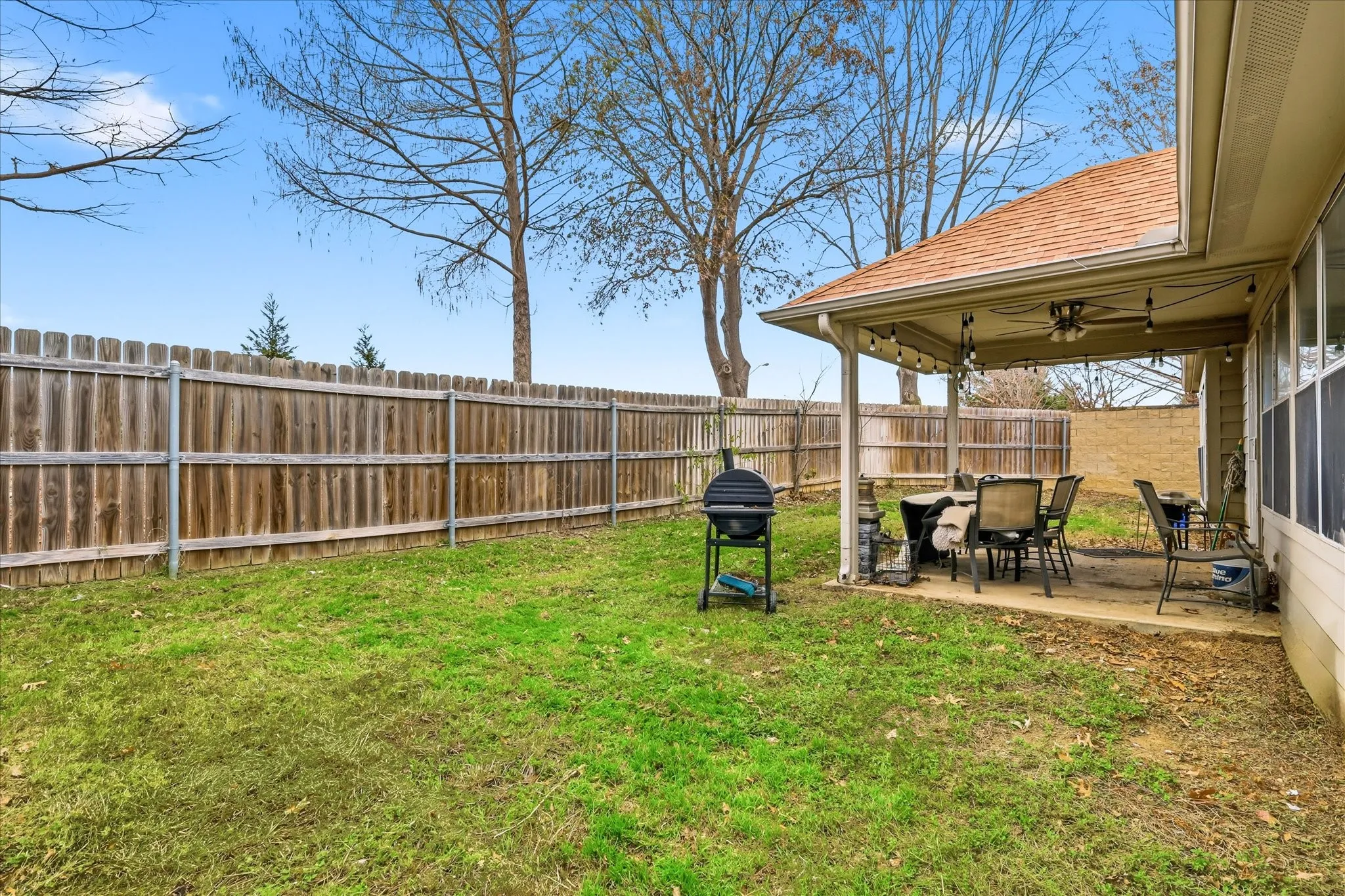 Single Family Residence For Sale in Tarrant County , 5403 Lavaca Road, Grand Prairie, Texas 75052, 4 Bedroom, 2 Bathroom, 2 Garage spaces, 2,236 Sqft, built in 2005, mls#21395982, Real Estate Agent in Grand Prairie, Homes For Sale in Tarrant county, Homes For Sale in Grand Prairie, Realtor in Grand Prairie Texas, Real Estate Brokerage Independent Realty Texas, Luminita Cordes Realtor