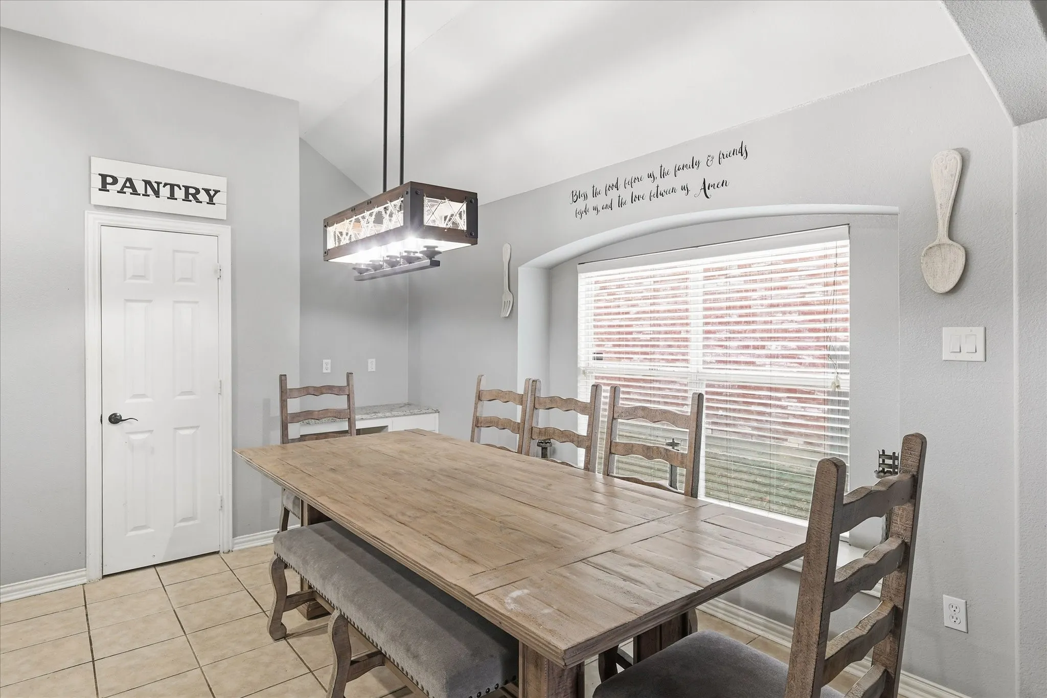 Single Family Residence For Sale in Tarrant County , 5403 Lavaca Road, Grand Prairie, Texas 75052, 4 Bedroom, 2 Bathroom, 2 Garage spaces, 2,236 Sqft, built in 2005, mls#21395982, Real Estate Agent in Grand Prairie, Homes For Sale in Tarrant county, Homes For Sale in Grand Prairie, Realtor in Grand Prairie Texas, Real Estate Brokerage Independent Realty Texas, Luminita Cordes Realtor