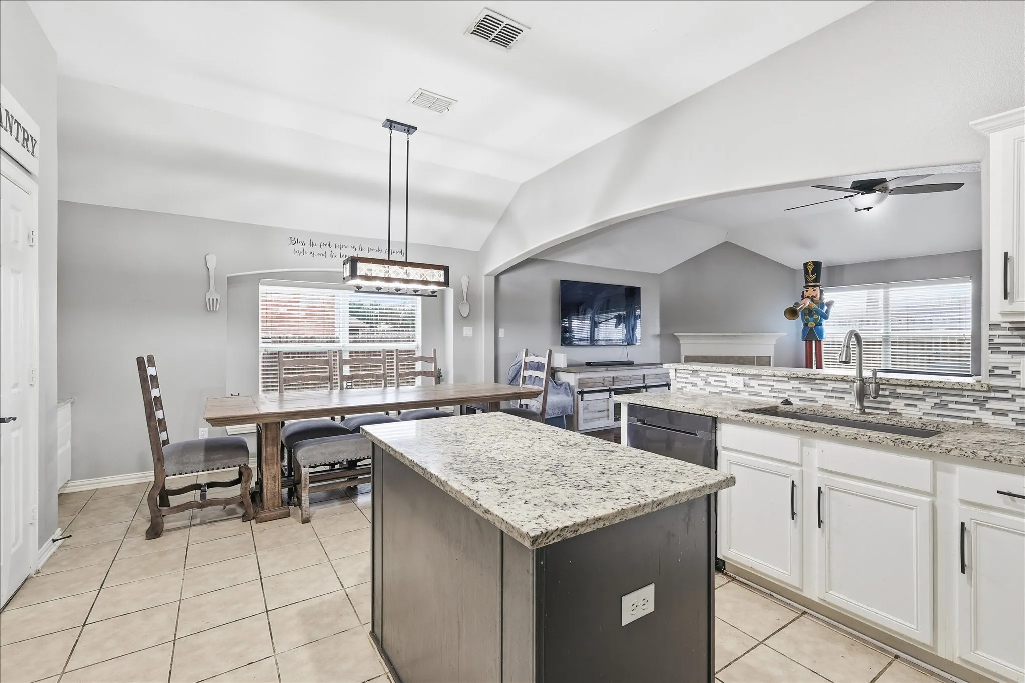 Single Family Residence For Sale in Tarrant County , 5403 Lavaca Road, Grand Prairie, Texas 75052, 4 Bedroom, 2 Bathroom, 2 Garage spaces, 2,236 Sqft, built in 2005, mls#21395982, Real Estate Agent in Grand Prairie, Homes For Sale in Tarrant county, Homes For Sale in Grand Prairie, Realtor in Grand Prairie Texas, Real Estate Brokerage Independent Realty Texas, Luminita Cordes Realtor