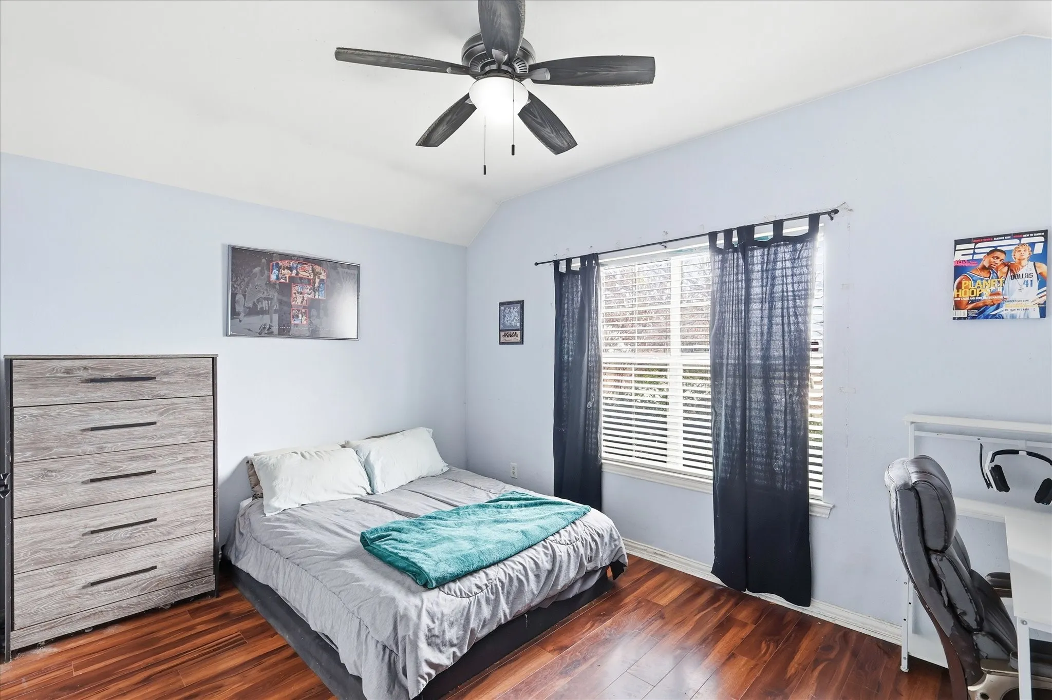 Single Family Residence For Sale in Tarrant County , 5403 Lavaca Road, Grand Prairie, Texas 75052, 4 Bedroom, 2 Bathroom, 2 Garage spaces, 2,236 Sqft, built in 2005, mls#21395982, Real Estate Agent in Grand Prairie, Homes For Sale in Tarrant county, Homes For Sale in Grand Prairie, Realtor in Grand Prairie Texas, Real Estate Brokerage Independent Realty Texas, Luminita Cordes Realtor