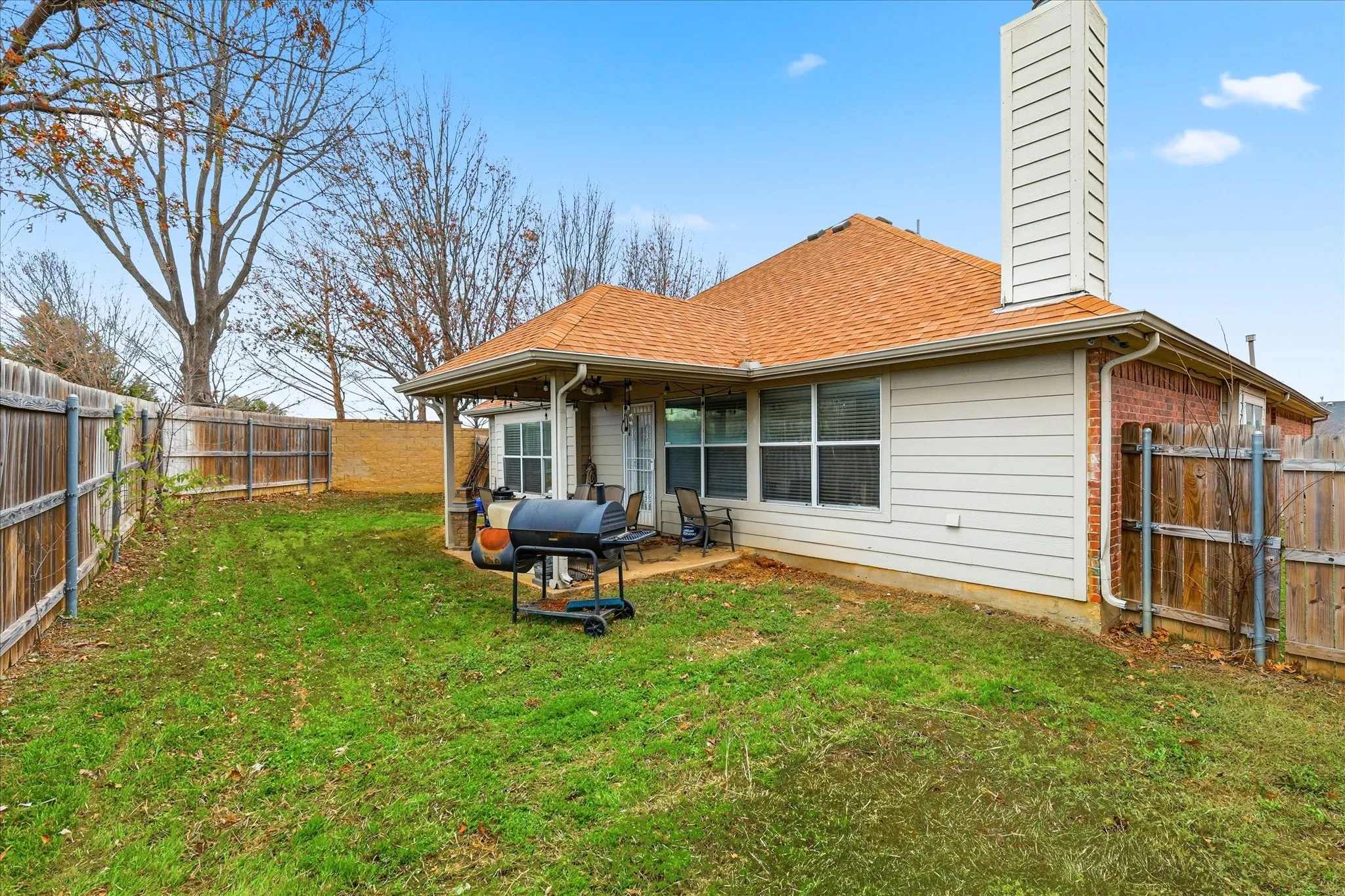 Single Family Residence For Sale in Tarrant County , 5403 Lavaca Road, Grand Prairie, Texas 75052, 4 Bedroom, 2 Bathroom, 2 Garage spaces, 2,236 Sqft, built in 2005, mls#21395982, Real Estate Agent in Grand Prairie, Homes For Sale in Tarrant county, Homes For Sale in Grand Prairie, Realtor in Grand Prairie Texas, Real Estate Brokerage Independent Realty Texas, Luminita Cordes Realtor