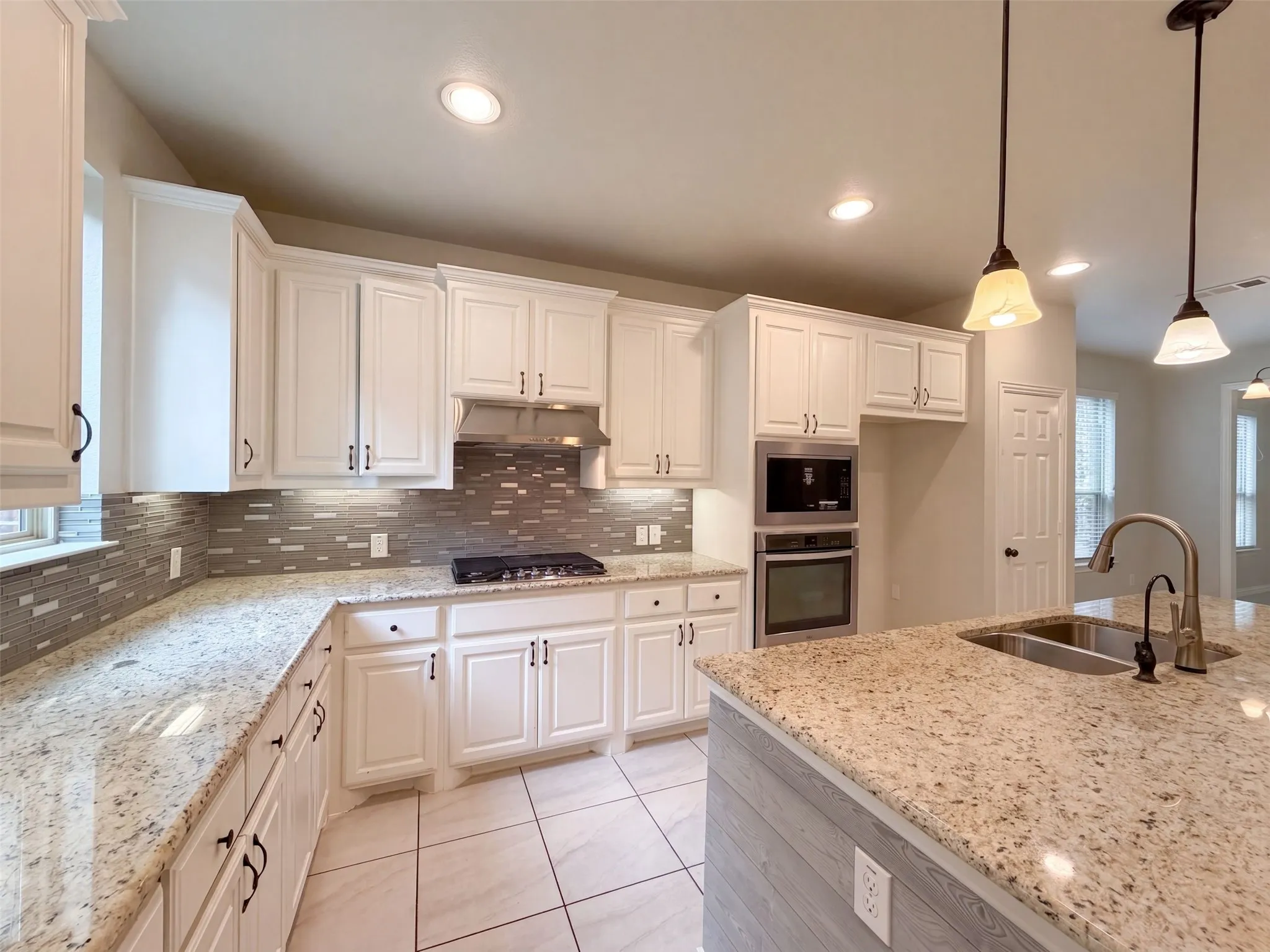 Single Family Residence For Sale in Denton County , 9332 Kaitlyn Court, Lantana, Texas 76226, 4 Bedroom, 4 Bathroom, 2 Garage spaces, 3,547 Sqft, built in 2016, mls#21396000, Real Estate Agent in Lantana, Homes For Sale in Denton county, Homes For Sale in Lantana, Realtor in Lantana Texas, Real Estate Brokerage Independent Realty Texas, Luminita Cordes Realtor