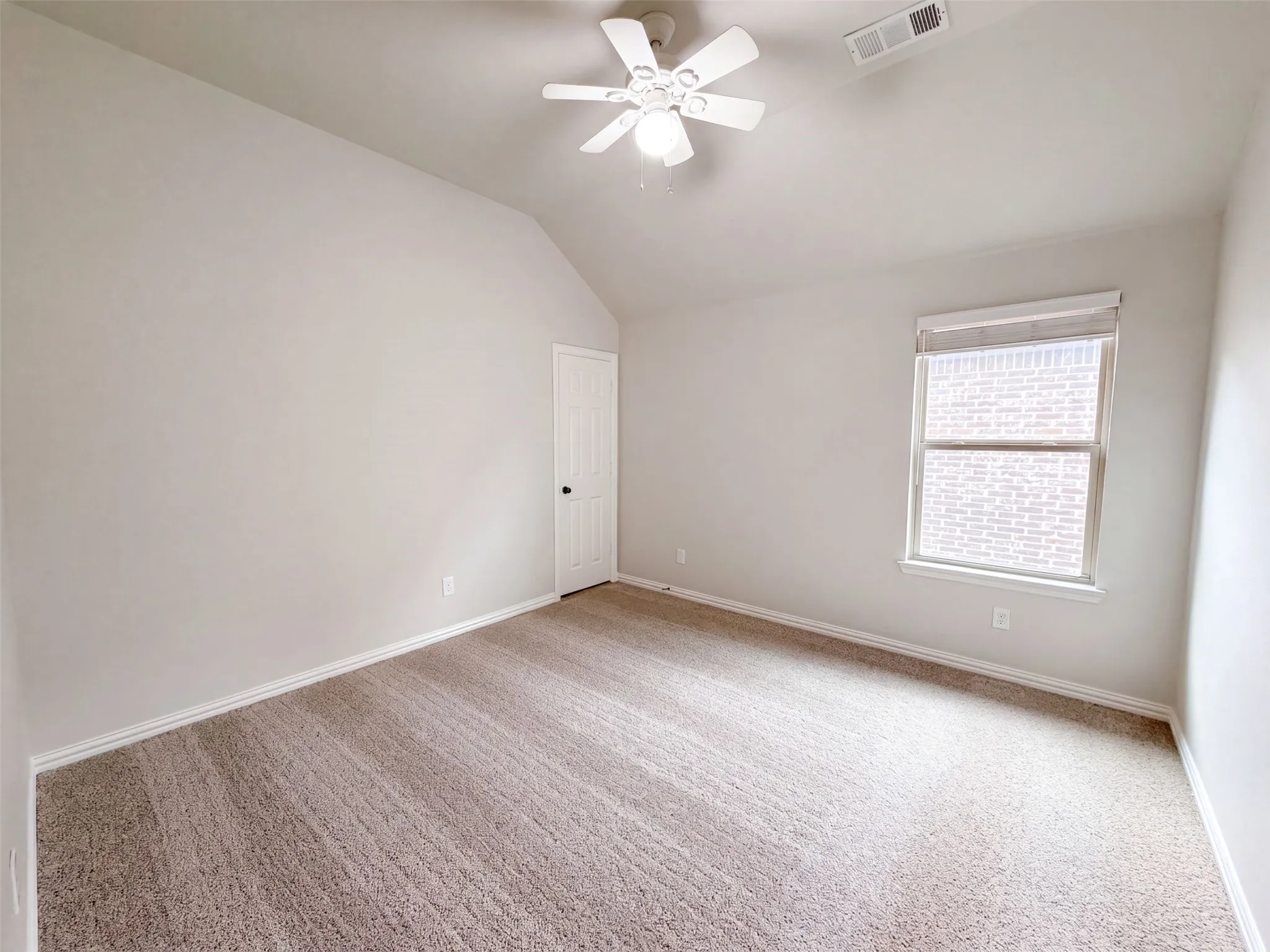 Single Family Residence For Sale in Denton County , 9332 Kaitlyn Court, Lantana, Texas 76226, 4 Bedroom, 4 Bathroom, 2 Garage spaces, 3,547 Sqft, built in 2016, mls#21396000, Real Estate Agent in Lantana, Homes For Sale in Denton county, Homes For Sale in Lantana, Realtor in Lantana Texas, Real Estate Brokerage Independent Realty Texas, Luminita Cordes Realtor
