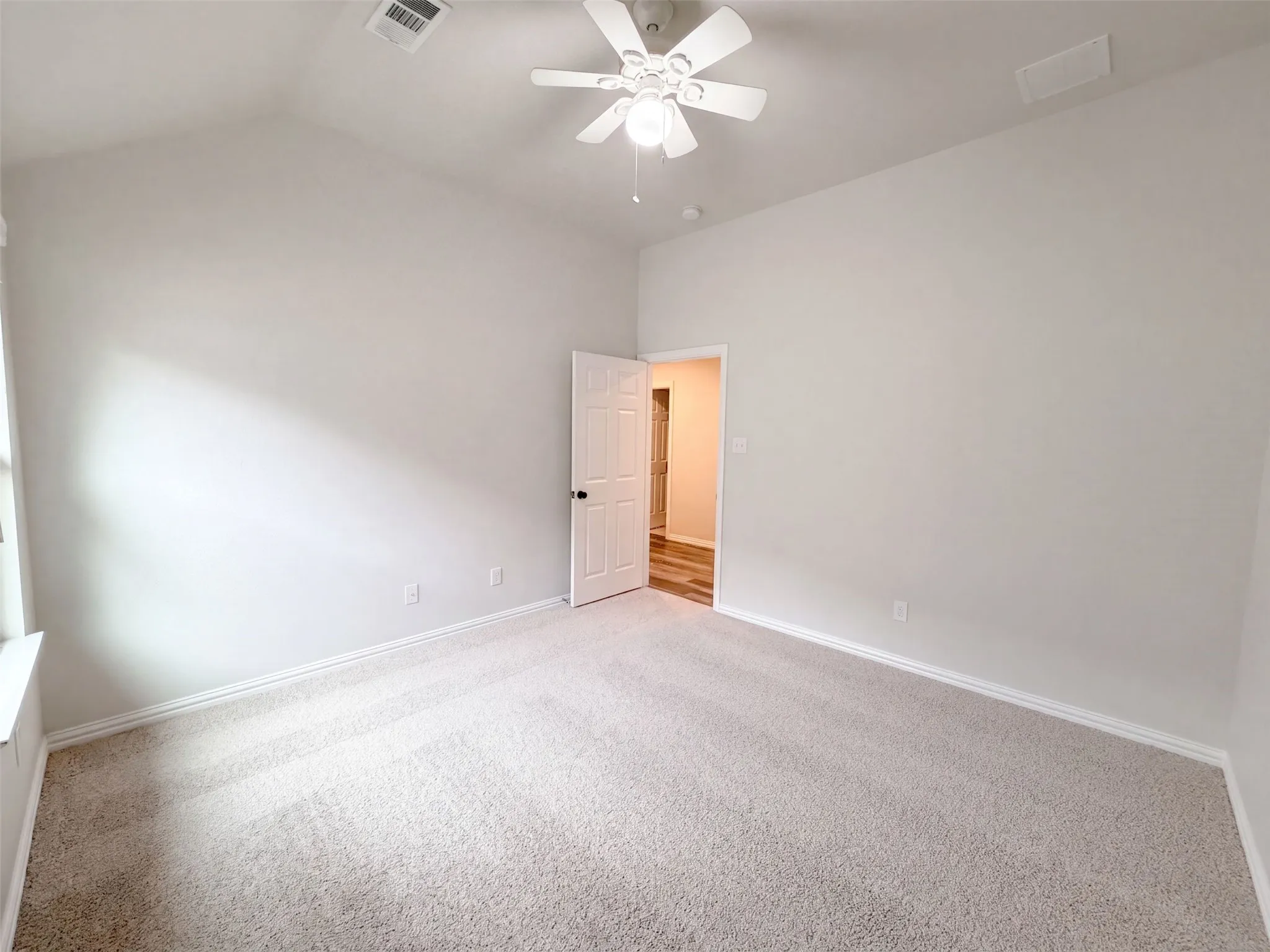 Single Family Residence For Sale in Denton County , 9332 Kaitlyn Court, Lantana, Texas 76226, 4 Bedroom, 4 Bathroom, 2 Garage spaces, 3,547 Sqft, built in 2016, mls#21396000, Real Estate Agent in Lantana, Homes For Sale in Denton county, Homes For Sale in Lantana, Realtor in Lantana Texas, Real Estate Brokerage Independent Realty Texas, Luminita Cordes Realtor