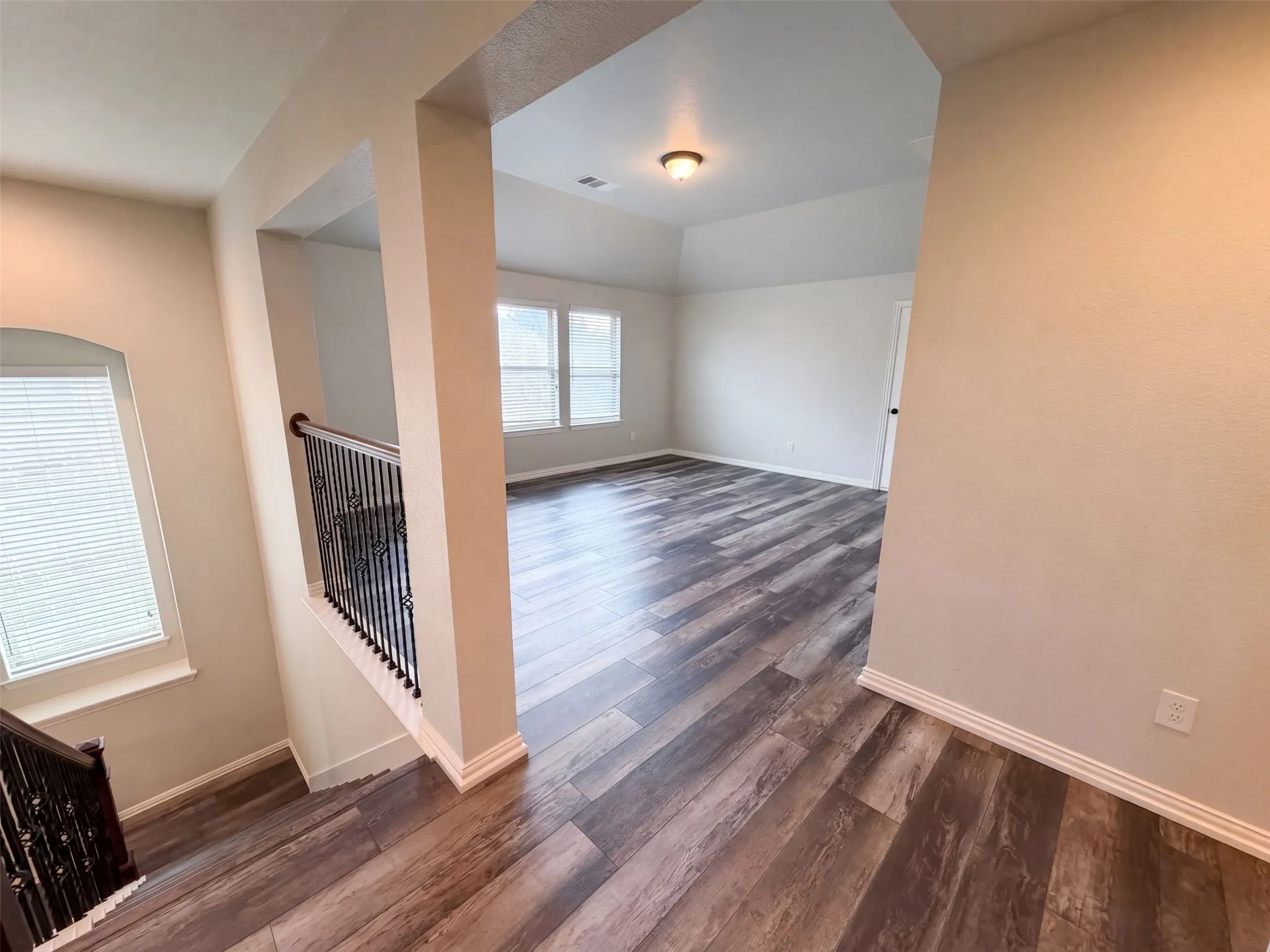 Single Family Residence For Sale in Denton County , 9332 Kaitlyn Court, Lantana, Texas 76226, 4 Bedroom, 4 Bathroom, 2 Garage spaces, 3,547 Sqft, built in 2016, mls#21396000, Real Estate Agent in Lantana, Homes For Sale in Denton county, Homes For Sale in Lantana, Realtor in Lantana Texas, Real Estate Brokerage Independent Realty Texas, Luminita Cordes Realtor