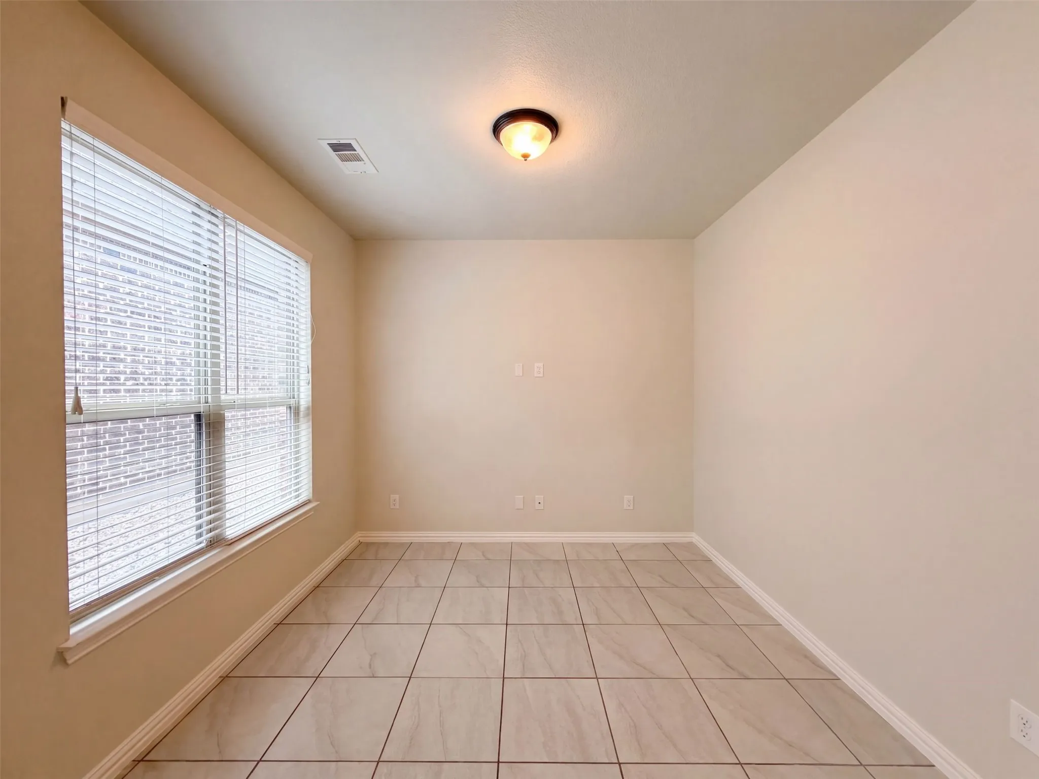 Single Family Residence For Sale in Denton County , 9332 Kaitlyn Court, Lantana, Texas 76226, 4 Bedroom, 4 Bathroom, 2 Garage spaces, 3,547 Sqft, built in 2016, mls#21396000, Real Estate Agent in Lantana, Homes For Sale in Denton county, Homes For Sale in Lantana, Realtor in Lantana Texas, Real Estate Brokerage Independent Realty Texas, Luminita Cordes Realtor