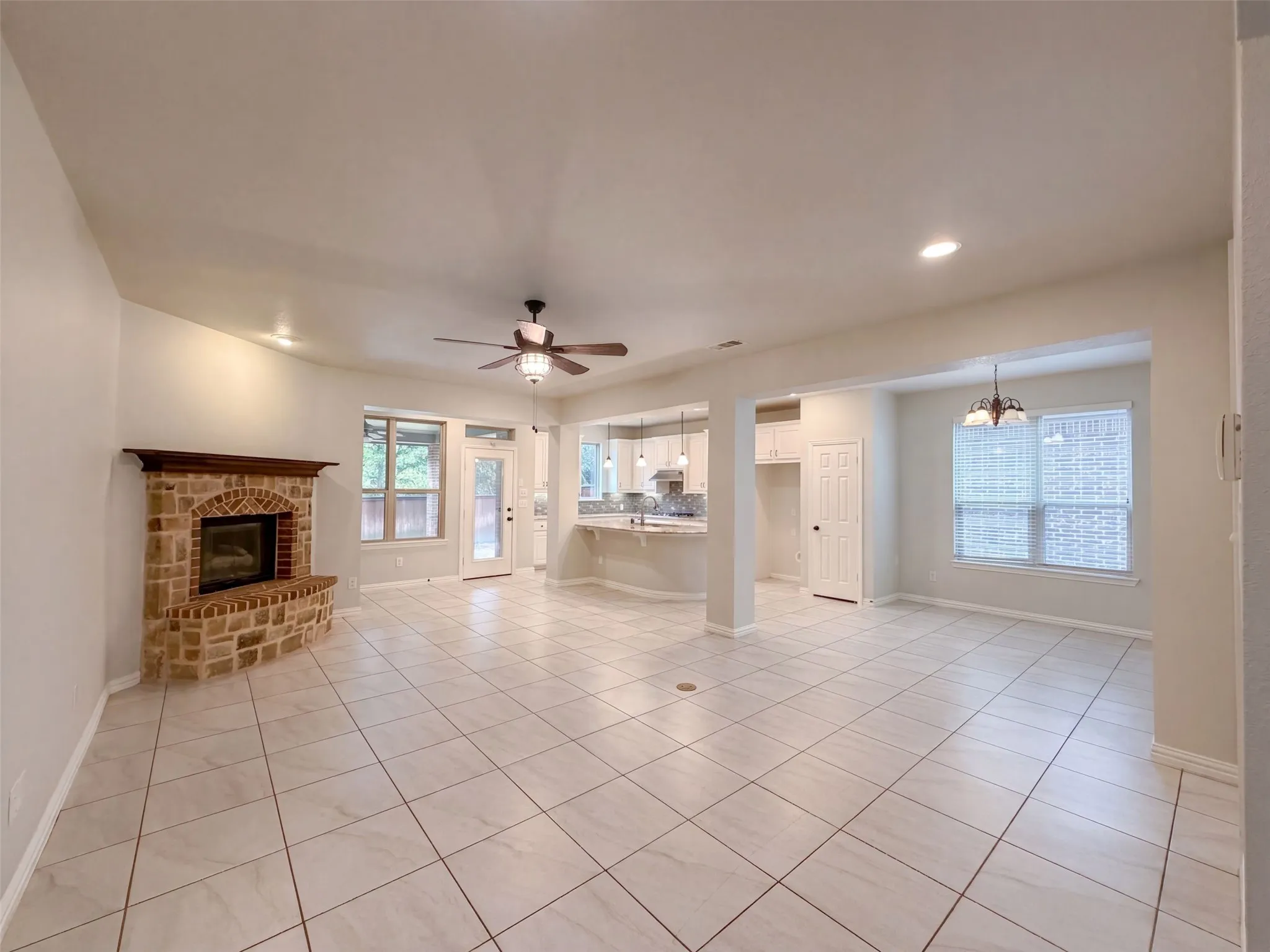 Single Family Residence For Sale in Denton County , 9332 Kaitlyn Court, Lantana, Texas 76226, 4 Bedroom, 4 Bathroom, 2 Garage spaces, 3,547 Sqft, built in 2016, mls#21396000, Real Estate Agent in Lantana, Homes For Sale in Denton county, Homes For Sale in Lantana, Realtor in Lantana Texas, Real Estate Brokerage Independent Realty Texas, Luminita Cordes Realtor