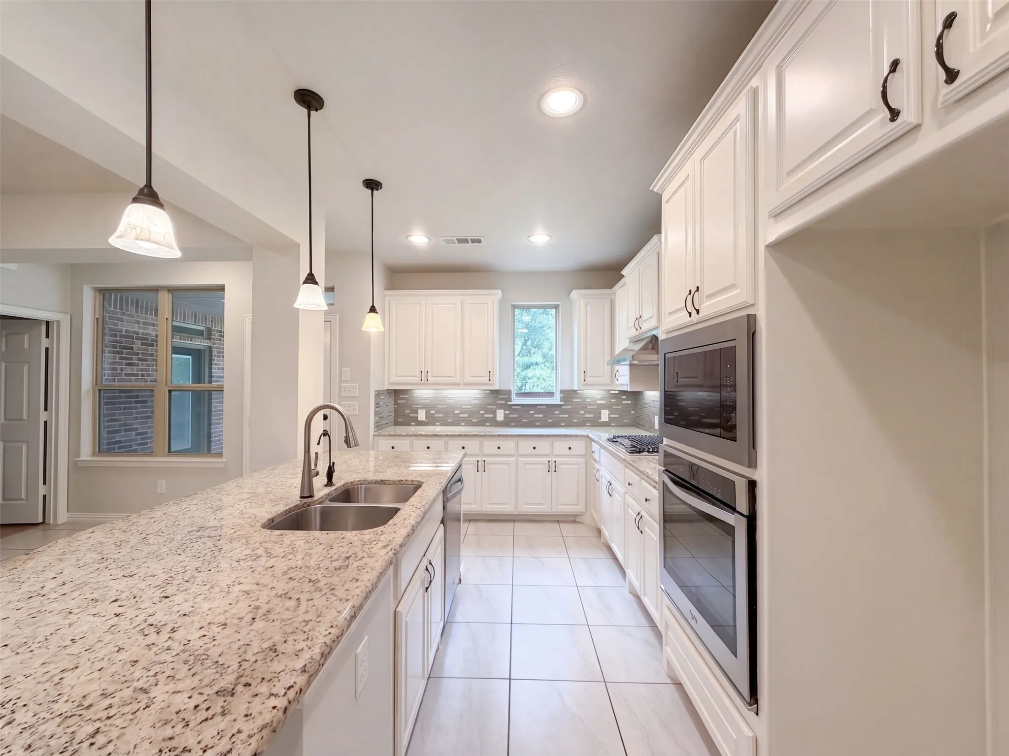 Single Family Residence For Sale in Denton County , 9332 Kaitlyn Court, Lantana, Texas 76226, 4 Bedroom, 4 Bathroom, 2 Garage spaces, 3,547 Sqft, built in 2016, mls#21396000, Real Estate Agent in Lantana, Homes For Sale in Denton county, Homes For Sale in Lantana, Realtor in Lantana Texas, Real Estate Brokerage Independent Realty Texas, Luminita Cordes Realtor