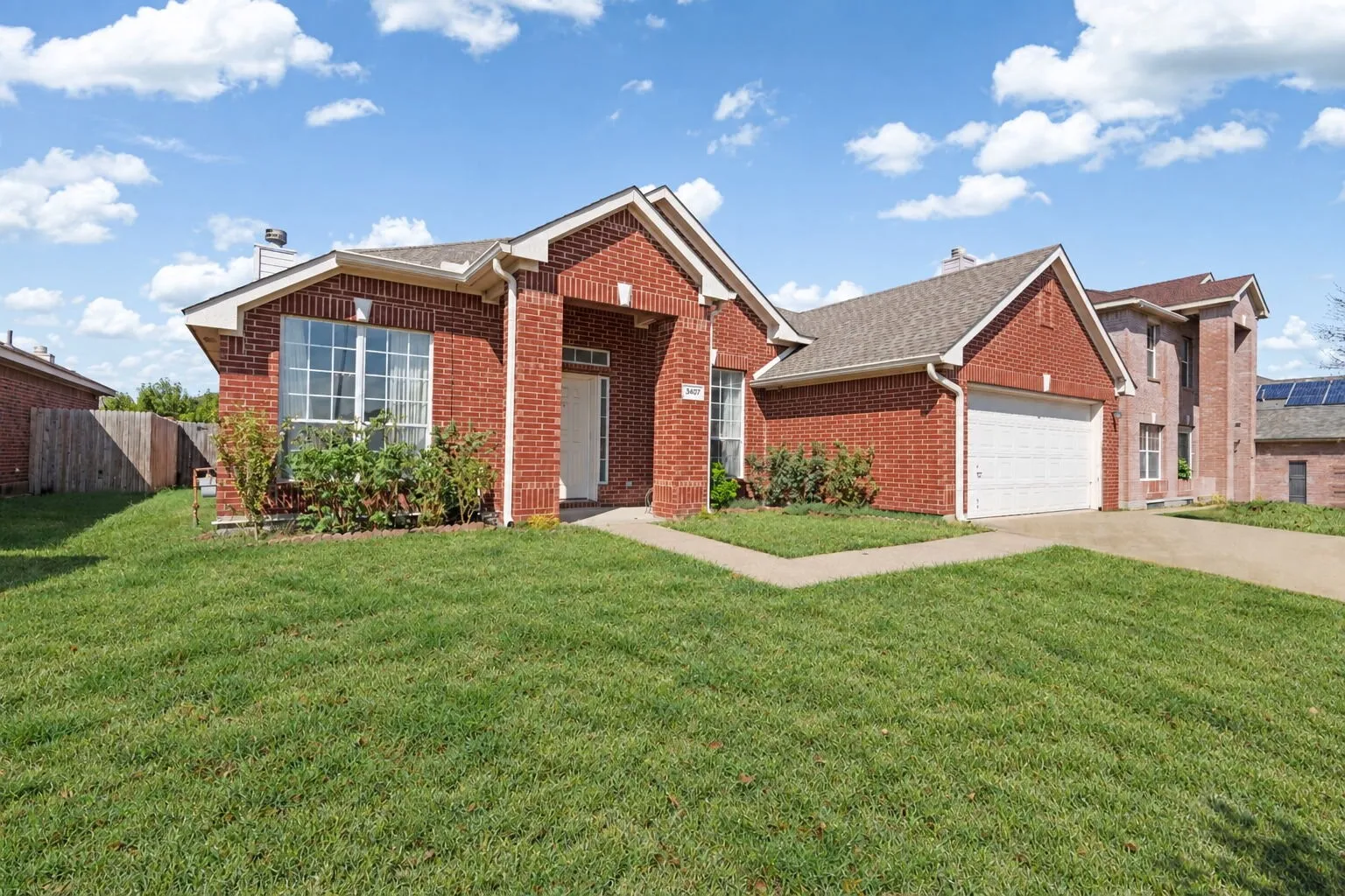 Single Family Residence For Sale in Tarrant County , 3407 Bryce Canyon, Grand Prairie, Texas 75052, 4 Bedroom, 2 Bathroom, 2 Garage spaces, 2,226 Sqft, built in 2002, mls#21389323, Real Estate Agent in Grand Prairie, Homes For Sale in Tarrant county, Homes For Sale in Grand Prairie, Realtor in Grand Prairie Texas, Real Estate Brokerage Independent Realty Texas, Luminita Cordes Realtor