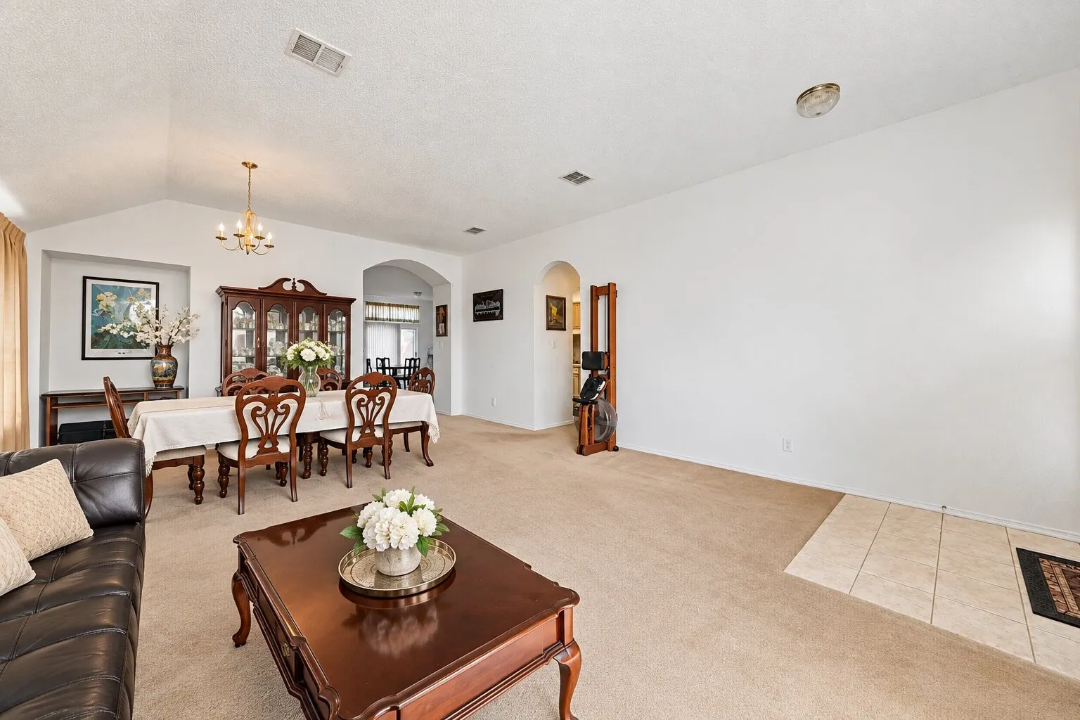 Single Family Residence For Sale in Tarrant County , 3407 Bryce Canyon, Grand Prairie, Texas 75052, 4 Bedroom, 2 Bathroom, 2 Garage spaces, 2,226 Sqft, built in 2002, mls#21389323, Real Estate Agent in Grand Prairie, Homes For Sale in Tarrant county, Homes For Sale in Grand Prairie, Realtor in Grand Prairie Texas, Real Estate Brokerage Independent Realty Texas, Luminita Cordes Realtor