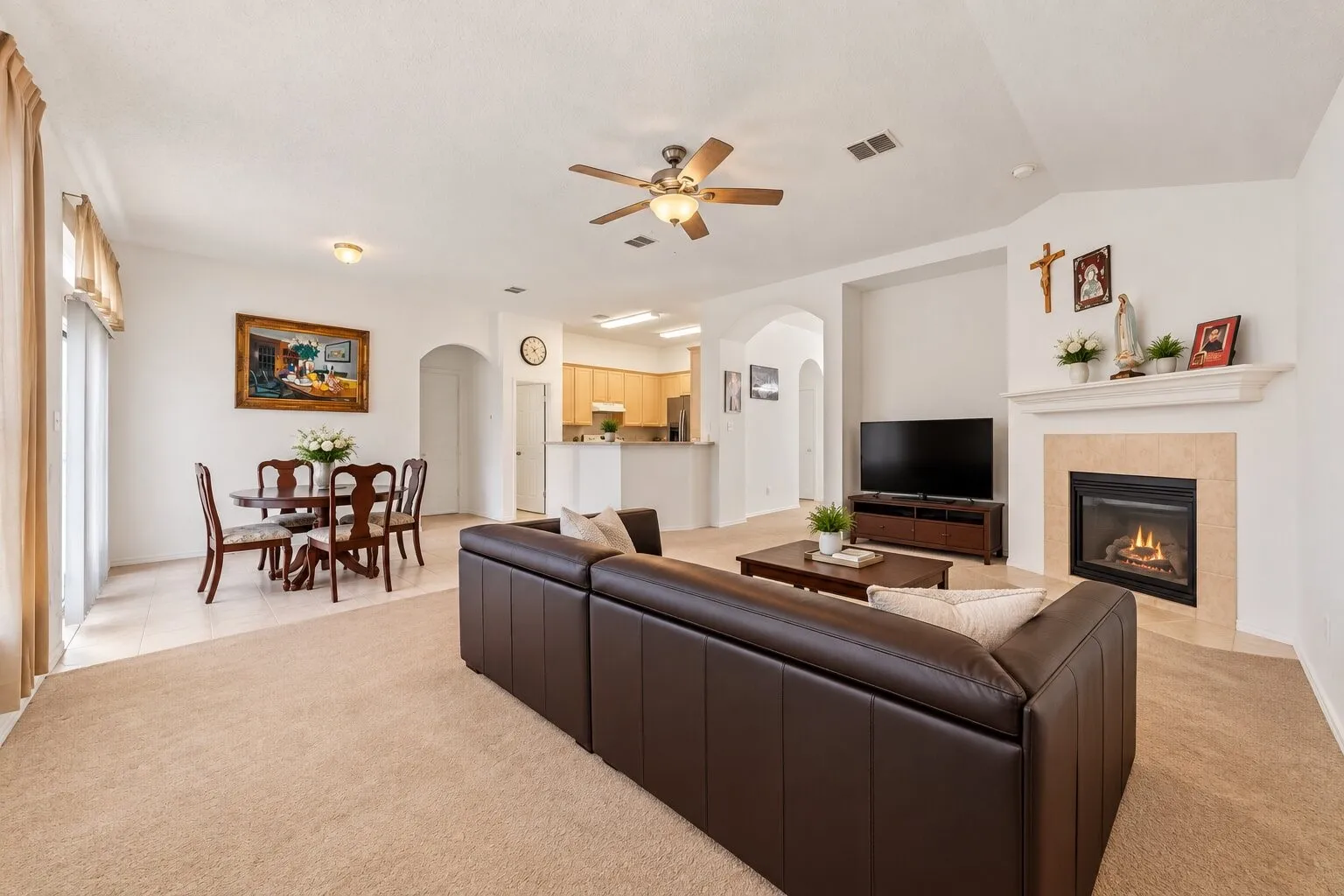 Single Family Residence For Sale in Tarrant County , 3407 Bryce Canyon, Grand Prairie, Texas 75052, 4 Bedroom, 2 Bathroom, 2 Garage spaces, 2,226 Sqft, built in 2002, mls#21389323, Real Estate Agent in Grand Prairie, Homes For Sale in Tarrant county, Homes For Sale in Grand Prairie, Realtor in Grand Prairie Texas, Real Estate Brokerage Independent Realty Texas, Luminita Cordes Realtor