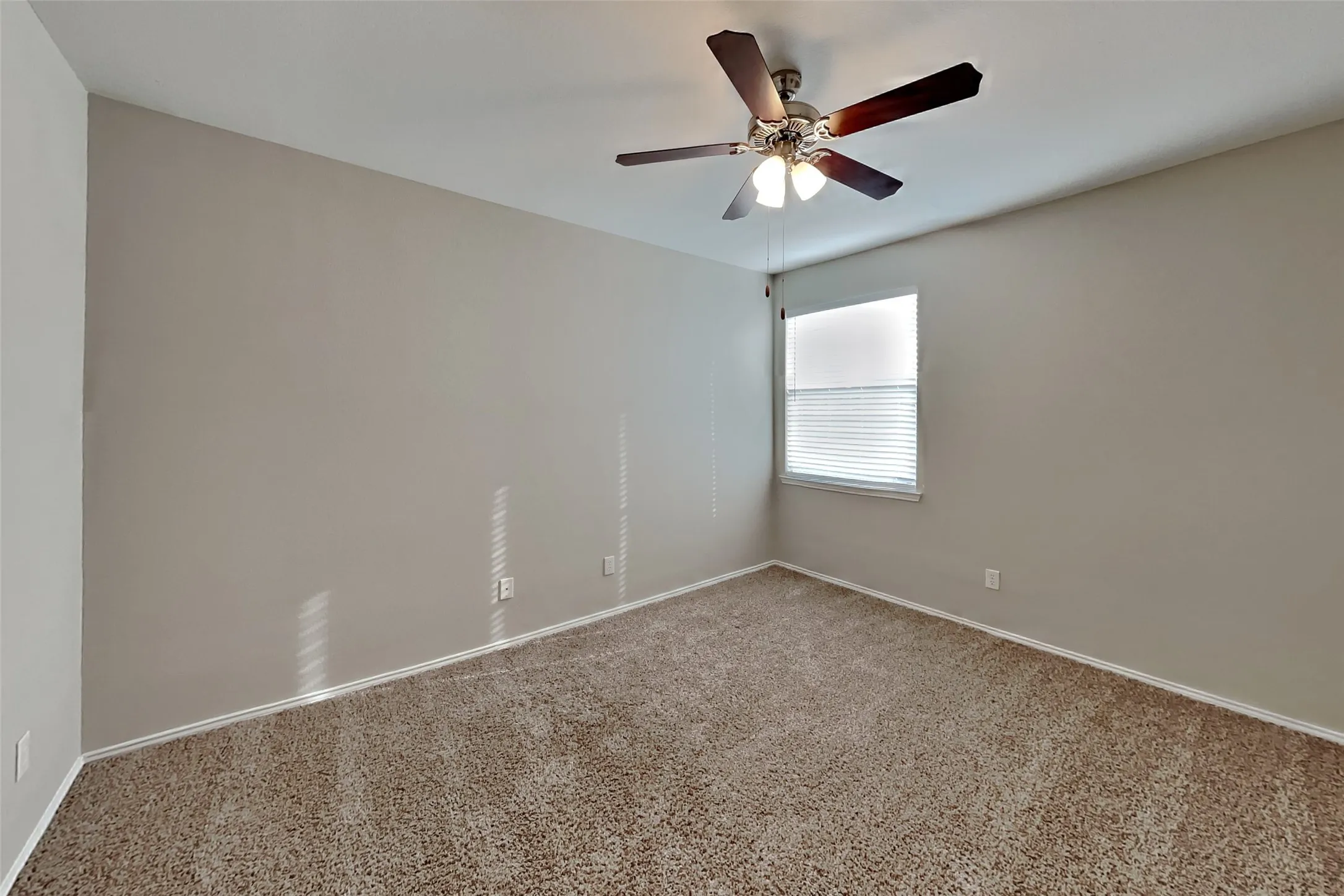 Single Family Residence For Rent in Denton County , 2021 Hickory Drive, Little Elm, Texas 75068, 3 Bedroom, 2 Bathroom, 2 Garage spaces, 2,136 Sqft, built in 2000, mls#21396013, Real Estate Agent in Little Elm, Homes For Rent in Denton county, Homes For Rent in Little Elm, Realtor in Little Elm Texas, Real Estate Brokerage Independent Realty Texas, Luminita Cordes Realtor