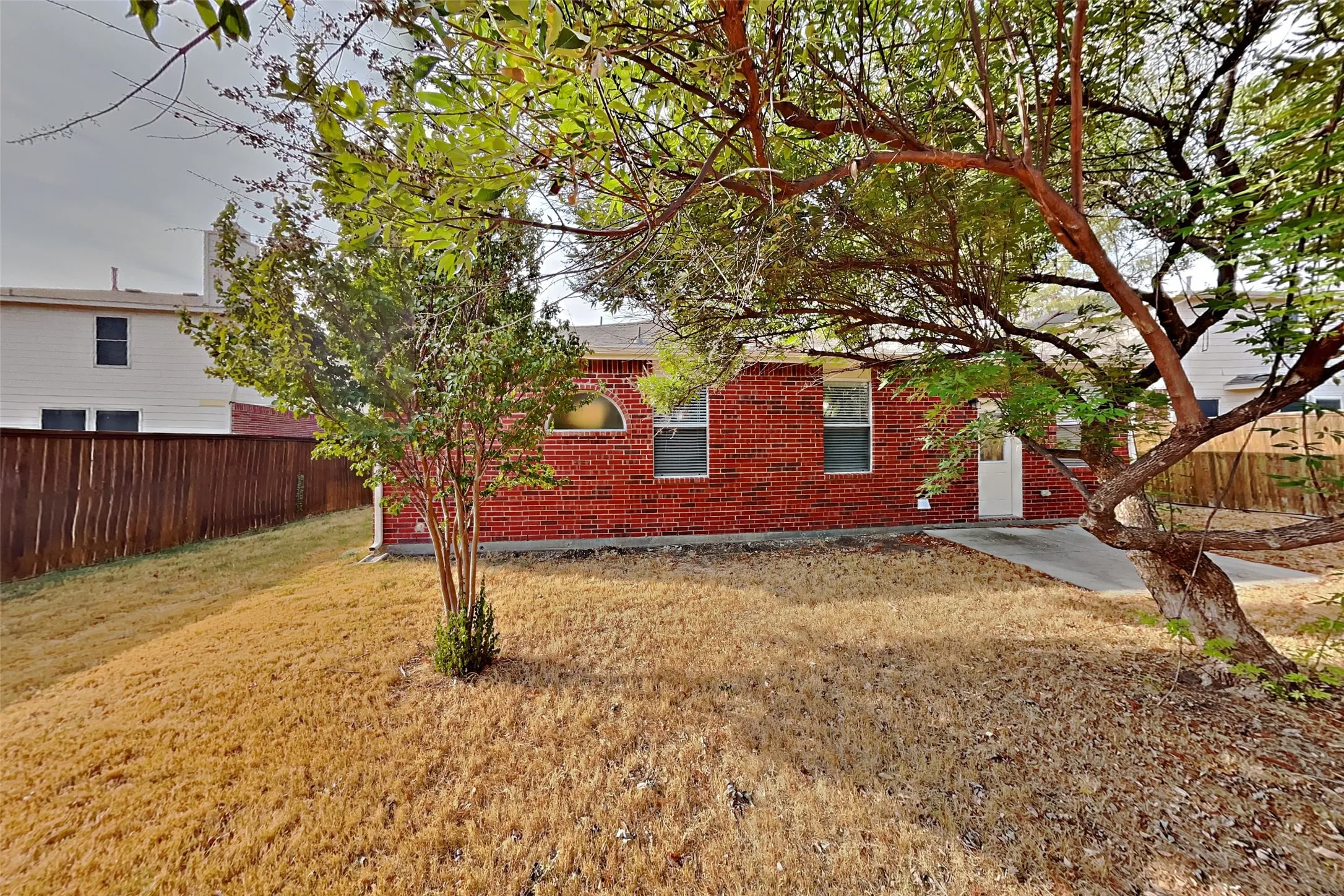 Single Family Residence For Rent in Denton County , 2021 Hickory Drive, Little Elm, Texas 75068, 3 Bedroom, 2 Bathroom, 2 Garage spaces, 2,136 Sqft, built in 2000, mls#21396013, Real Estate Agent in Little Elm, Homes For Rent in Denton county, Homes For Rent in Little Elm, Realtor in Little Elm Texas, Real Estate Brokerage Independent Realty Texas, Luminita Cordes Realtor