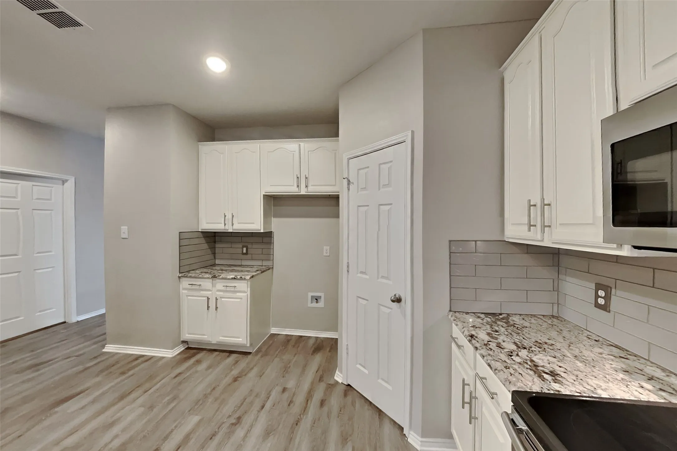 Single Family Residence For Rent in Denton County , 2021 Hickory Drive, Little Elm, Texas 75068, 3 Bedroom, 2 Bathroom, 2 Garage spaces, 2,136 Sqft, built in 2000, mls#21396013, Real Estate Agent in Little Elm, Homes For Rent in Denton county, Homes For Rent in Little Elm, Realtor in Little Elm Texas, Real Estate Brokerage Independent Realty Texas, Luminita Cordes Realtor
