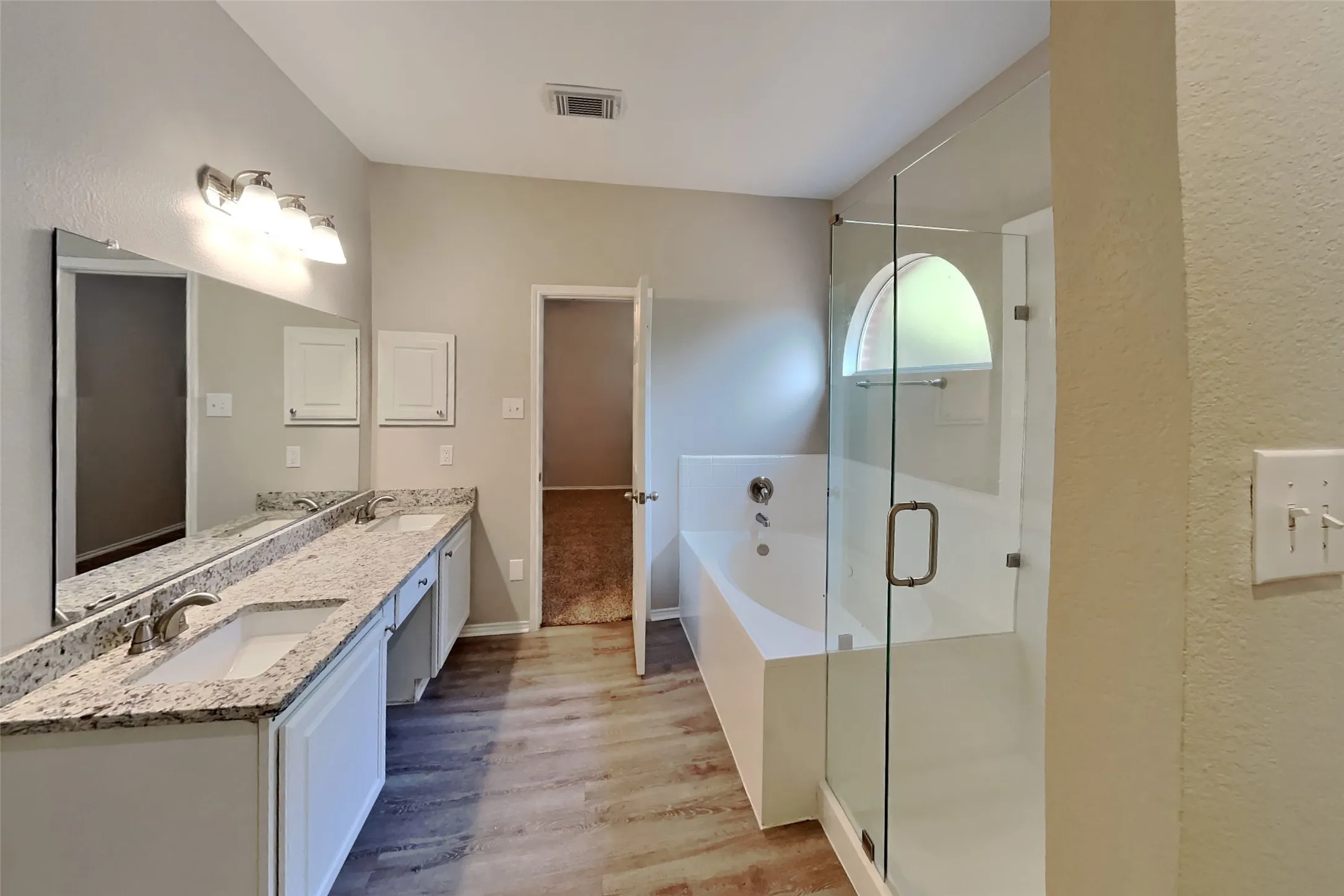 Single Family Residence For Rent in Denton County , 2021 Hickory Drive, Little Elm, Texas 75068, 3 Bedroom, 2 Bathroom, 2 Garage spaces, 2,136 Sqft, built in 2000, mls#21396013, Real Estate Agent in Little Elm, Homes For Rent in Denton county, Homes For Rent in Little Elm, Realtor in Little Elm Texas, Real Estate Brokerage Independent Realty Texas, Luminita Cordes Realtor