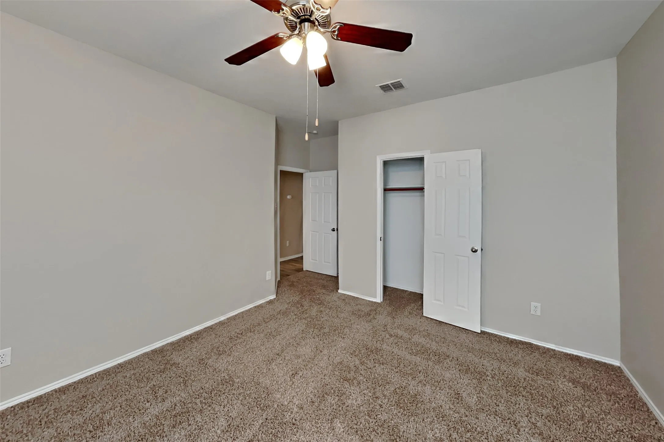 Single Family Residence For Rent in Denton County , 2021 Hickory Drive, Little Elm, Texas 75068, 3 Bedroom, 2 Bathroom, 2 Garage spaces, 2,136 Sqft, built in 2000, mls#21396013, Real Estate Agent in Little Elm, Homes For Rent in Denton county, Homes For Rent in Little Elm, Realtor in Little Elm Texas, Real Estate Brokerage Independent Realty Texas, Luminita Cordes Realtor