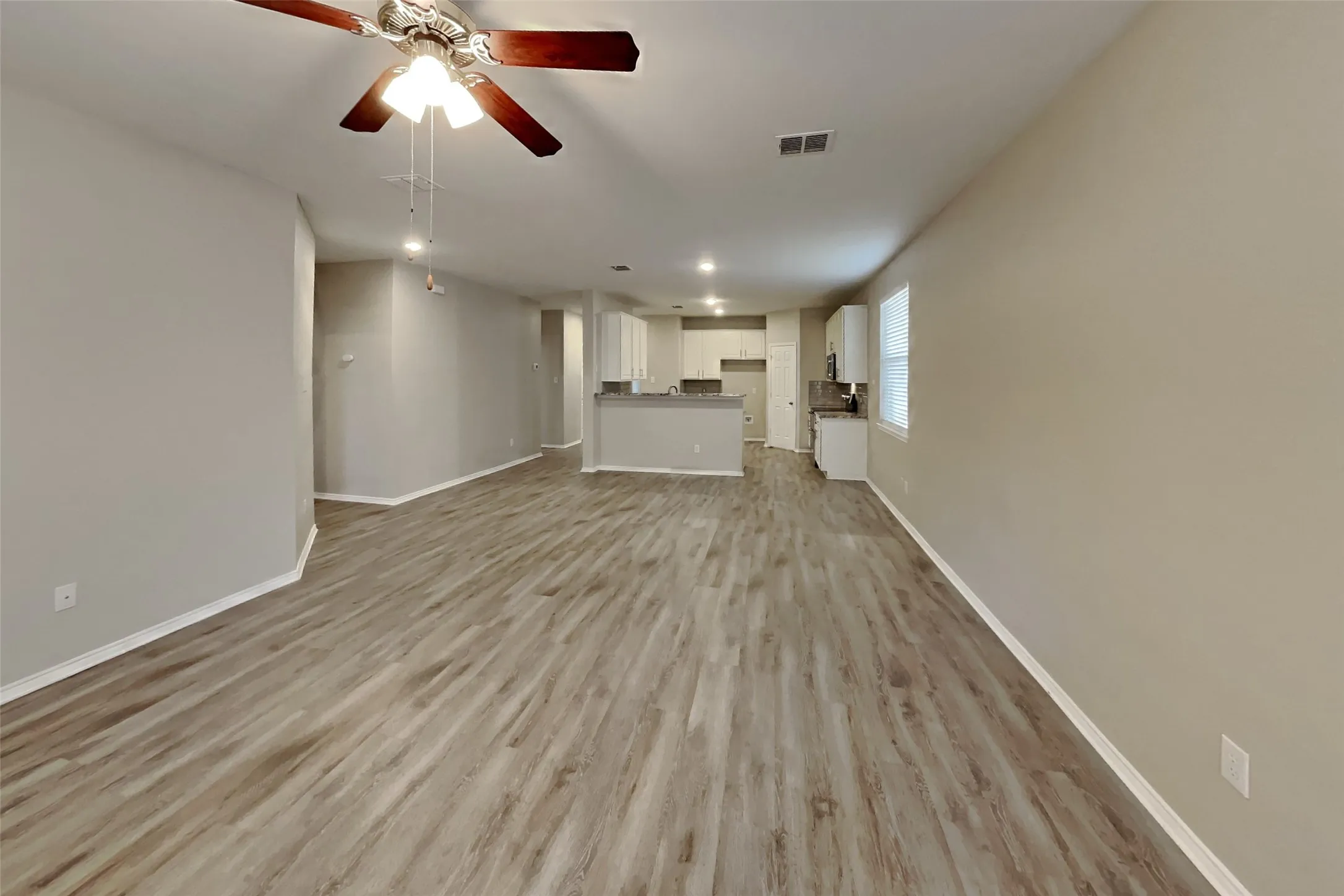 Single Family Residence For Rent in Denton County , 2021 Hickory Drive, Little Elm, Texas 75068, 3 Bedroom, 2 Bathroom, 2 Garage spaces, 2,136 Sqft, built in 2000, mls#21396013, Real Estate Agent in Little Elm, Homes For Rent in Denton county, Homes For Rent in Little Elm, Realtor in Little Elm Texas, Real Estate Brokerage Independent Realty Texas, Luminita Cordes Realtor