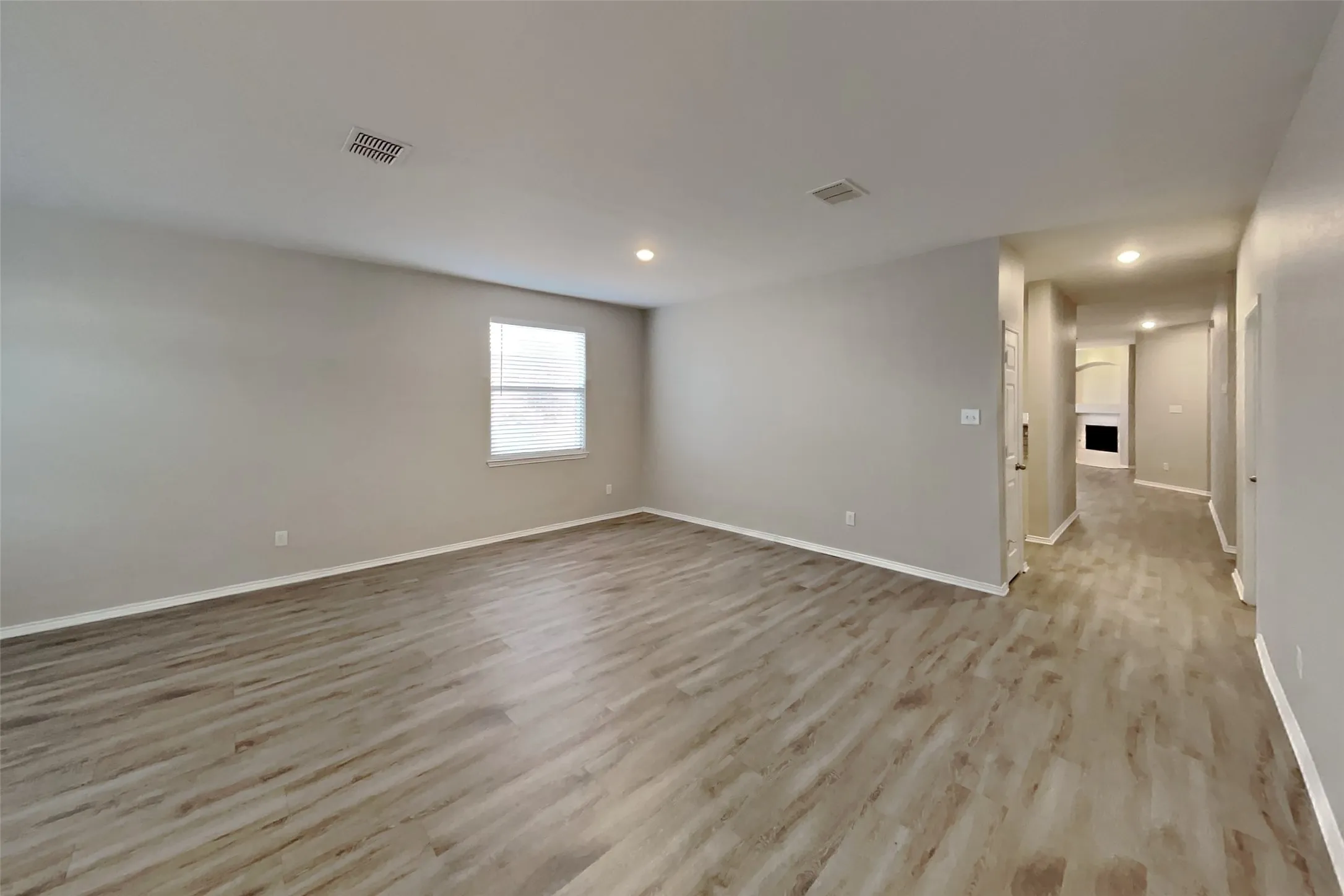 Single Family Residence For Rent in Denton County , 2021 Hickory Drive, Little Elm, Texas 75068, 3 Bedroom, 2 Bathroom, 2 Garage spaces, 2,136 Sqft, built in 2000, mls#21396013, Real Estate Agent in Little Elm, Homes For Rent in Denton county, Homes For Rent in Little Elm, Realtor in Little Elm Texas, Real Estate Brokerage Independent Realty Texas, Luminita Cordes Realtor