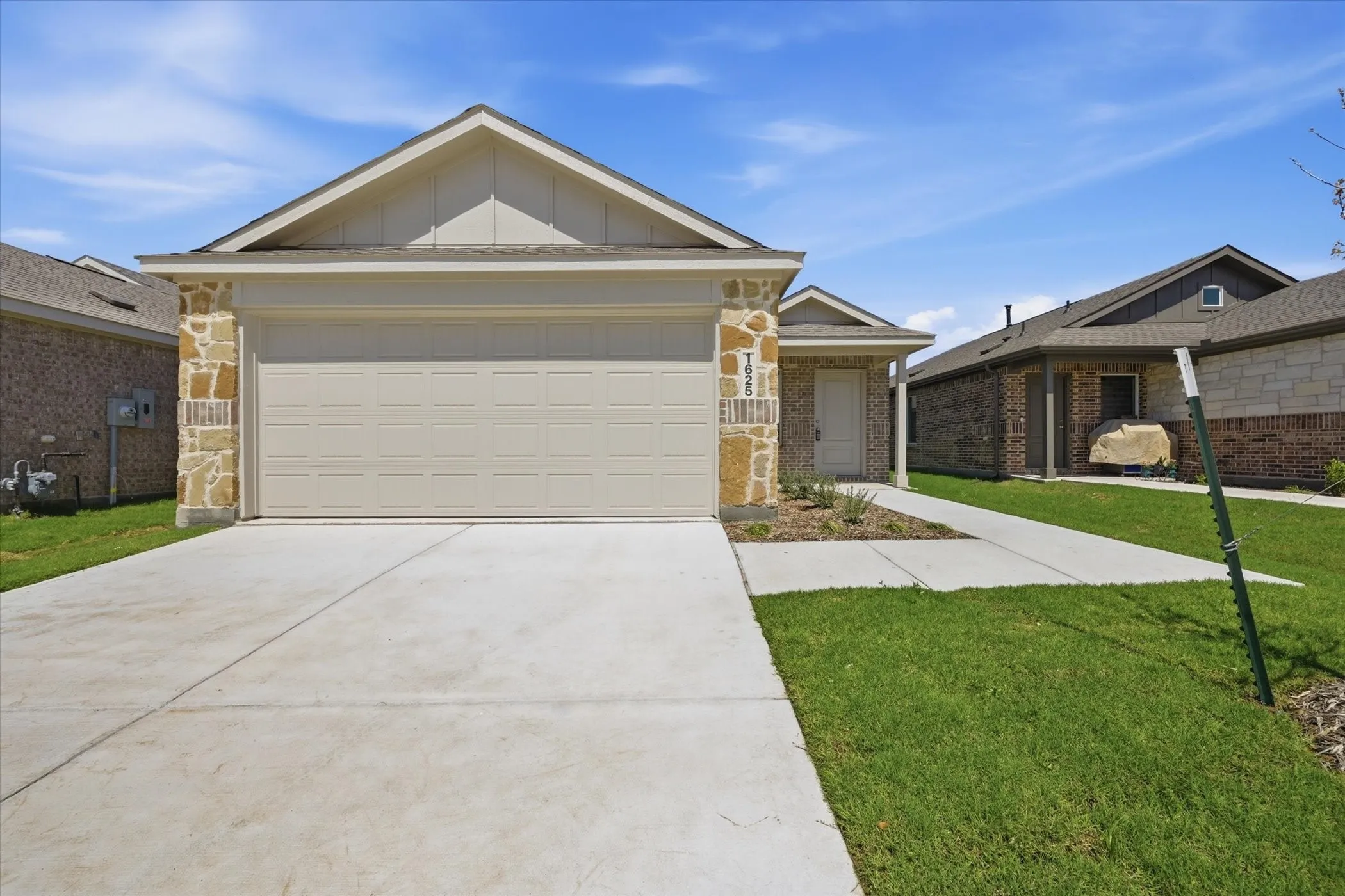 Single Family Residence For Rent