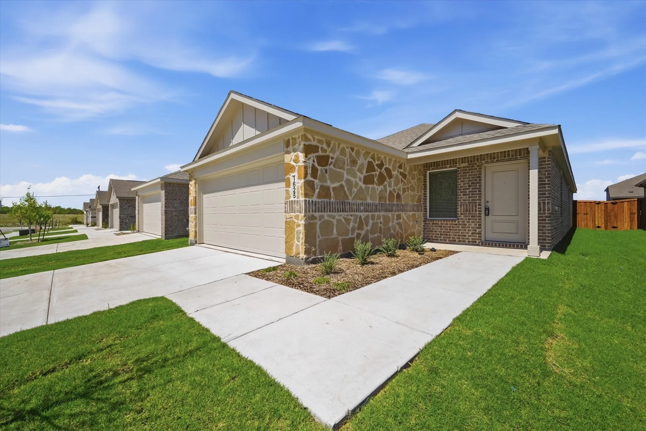 Single Family Residence For Rent in Grayson County , 1625 Elliott Road, Howe, Texas 75459, 4 Bedroom, 2 Bathroom, 2 Garage spaces, 1,656 Sqft, built in 2026, mls#21396017, Real Estate Agent in Howe, Homes For Rent in Grayson county, Homes For Rent in Howe, Realtor in Howe Texas, Real Estate Brokerage Independent Realty Texas, Luminita Cordes Realtor