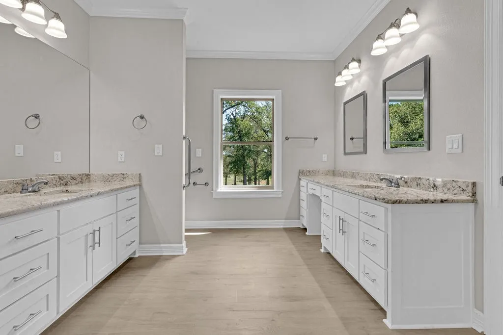 Single Family Residence For Sale in Smith County , 22782 N US Highway 69, Mineola, Texas 75773, 3 Bedroom, 3 Bathroom, 2 Garage spaces, 2,996 Sqft, built in 2018, mls#21396019, Real Estate Agent in Mineola, Homes For Sale in Smith county, Homes For Sale in Mineola, Realtor in Mineola Texas, Real Estate Brokerage Independent Realty Texas, Luminita Cordes Realtor