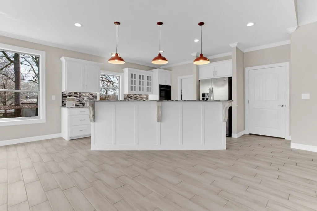 Single Family Residence For Sale in Smith County , 22782 N US Highway 69, Mineola, Texas 75773, 3 Bedroom, 3 Bathroom, 2 Garage spaces, 2,996 Sqft, built in 2018, mls#21396019, Real Estate Agent in Mineola, Homes For Sale in Smith county, Homes For Sale in Mineola, Realtor in Mineola Texas, Real Estate Brokerage Independent Realty Texas, Luminita Cordes Realtor