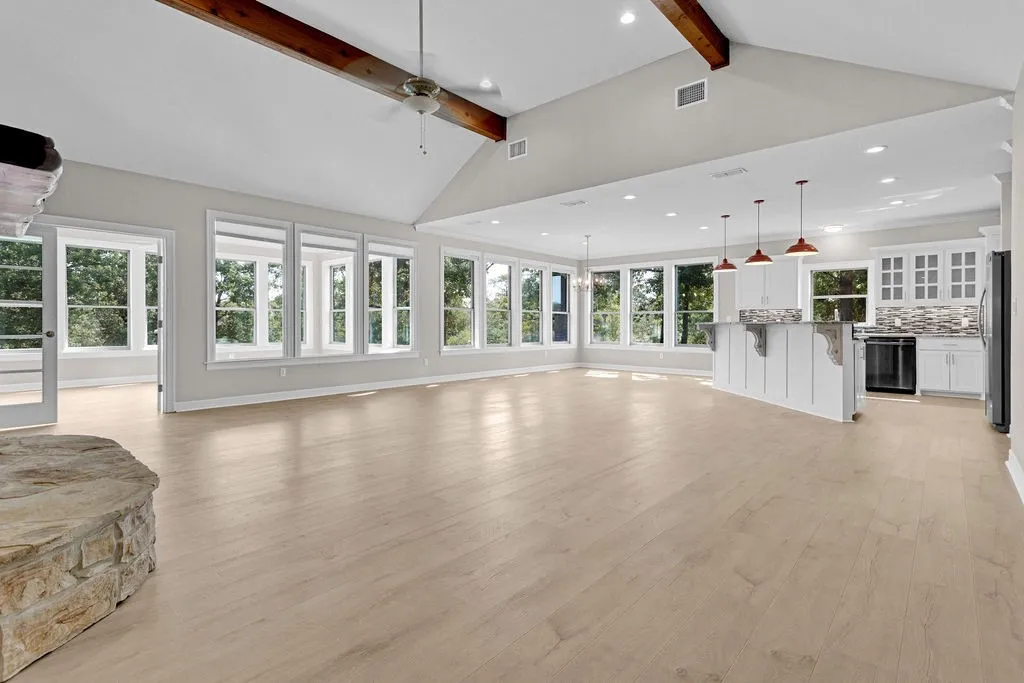 Single Family Residence For Sale in Smith County , 22782 N US Highway 69, Mineola, Texas 75773, 3 Bedroom, 3 Bathroom, 2 Garage spaces, 2,996 Sqft, built in 2018, mls#21396019, Real Estate Agent in Mineola, Homes For Sale in Smith county, Homes For Sale in Mineola, Realtor in Mineola Texas, Real Estate Brokerage Independent Realty Texas, Luminita Cordes Realtor