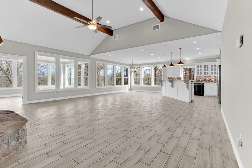 Single Family Residence For Sale in Smith County , 22782 N US Highway 69, Mineola, Texas 75773, 3 Bedroom, 3 Bathroom, 2 Garage spaces, 2,996 Sqft, built in 2018, mls#21396019, Real Estate Agent in Mineola, Homes For Sale in Smith county, Homes For Sale in Mineola, Realtor in Mineola Texas, Real Estate Brokerage Independent Realty Texas, Luminita Cordes Realtor