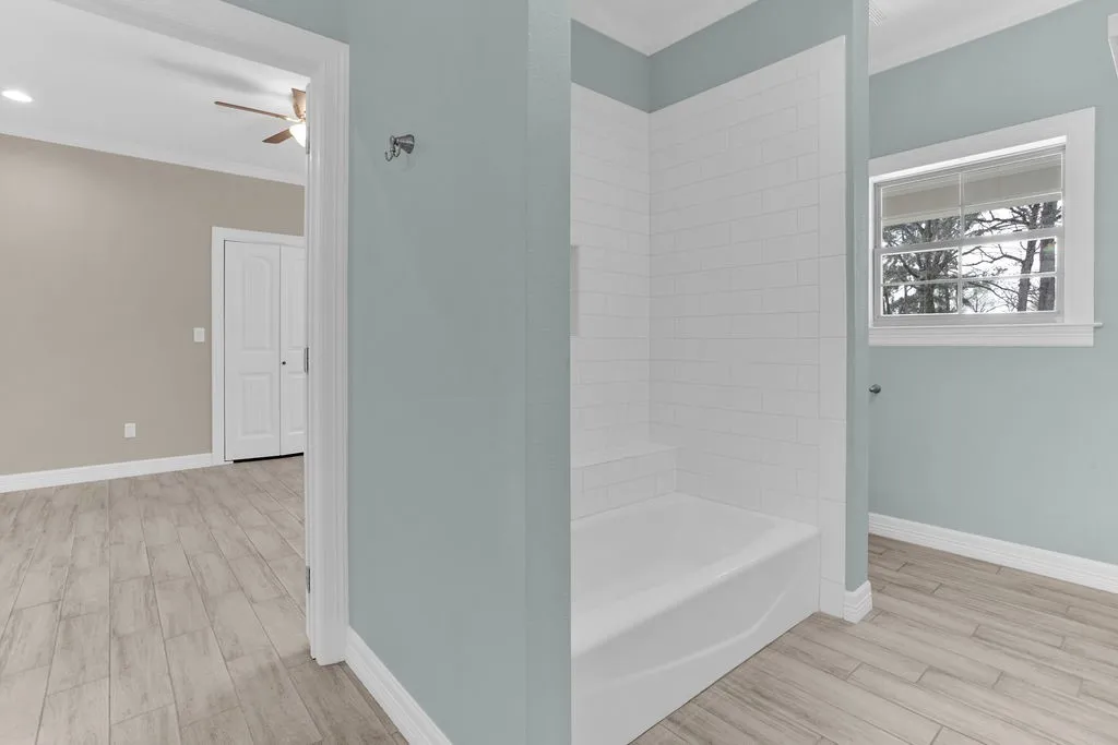 Single Family Residence For Sale in Smith County , 22782 N US Highway 69, Mineola, Texas 75773, 3 Bedroom, 3 Bathroom, 2 Garage spaces, 2,996 Sqft, built in 2018, mls#21396019, Real Estate Agent in Mineola, Homes For Sale in Smith county, Homes For Sale in Mineola, Realtor in Mineola Texas, Real Estate Brokerage Independent Realty Texas, Luminita Cordes Realtor