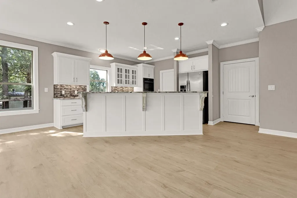 Single Family Residence For Sale in Smith County , 22782 N US Highway 69, Mineola, Texas 75773, 3 Bedroom, 3 Bathroom, 2 Garage spaces, 2,996 Sqft, built in 2018, mls#21396019, Real Estate Agent in Mineola, Homes For Sale in Smith county, Homes For Sale in Mineola, Realtor in Mineola Texas, Real Estate Brokerage Independent Realty Texas, Luminita Cordes Realtor