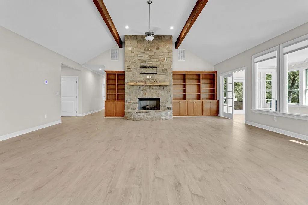 Single Family Residence For Sale in Smith County , 22782 N US Highway 69, Mineola, Texas 75773, 3 Bedroom, 3 Bathroom, 2 Garage spaces, 2,996 Sqft, built in 2018, mls#21396019, Real Estate Agent in Mineola, Homes For Sale in Smith county, Homes For Sale in Mineola, Realtor in Mineola Texas, Real Estate Brokerage Independent Realty Texas, Luminita Cordes Realtor