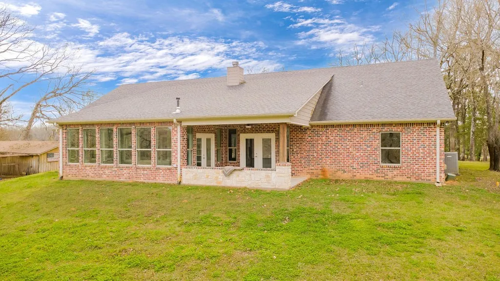 Single Family Residence For Sale in Smith County , 22782 N US Highway 69, Mineola, Texas 75773, 3 Bedroom, 3 Bathroom, 2 Garage spaces, 2,996 Sqft, built in 2018, mls#21396019, Real Estate Agent in Mineola, Homes For Sale in Smith county, Homes For Sale in Mineola, Realtor in Mineola Texas, Real Estate Brokerage Independent Realty Texas, Luminita Cordes Realtor