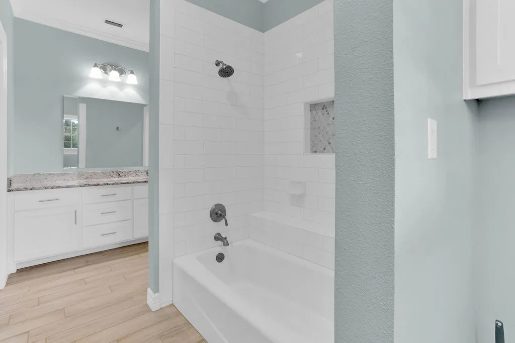 Single Family Residence For Sale in Smith County , 22782 N US Highway 69, Mineola, Texas 75773, 3 Bedroom, 3 Bathroom, 2 Garage spaces, 2,996 Sqft, built in 2018, mls#21396019, Real Estate Agent in Mineola, Homes For Sale in Smith county, Homes For Sale in Mineola, Realtor in Mineola Texas, Real Estate Brokerage Independent Realty Texas, Luminita Cordes Realtor